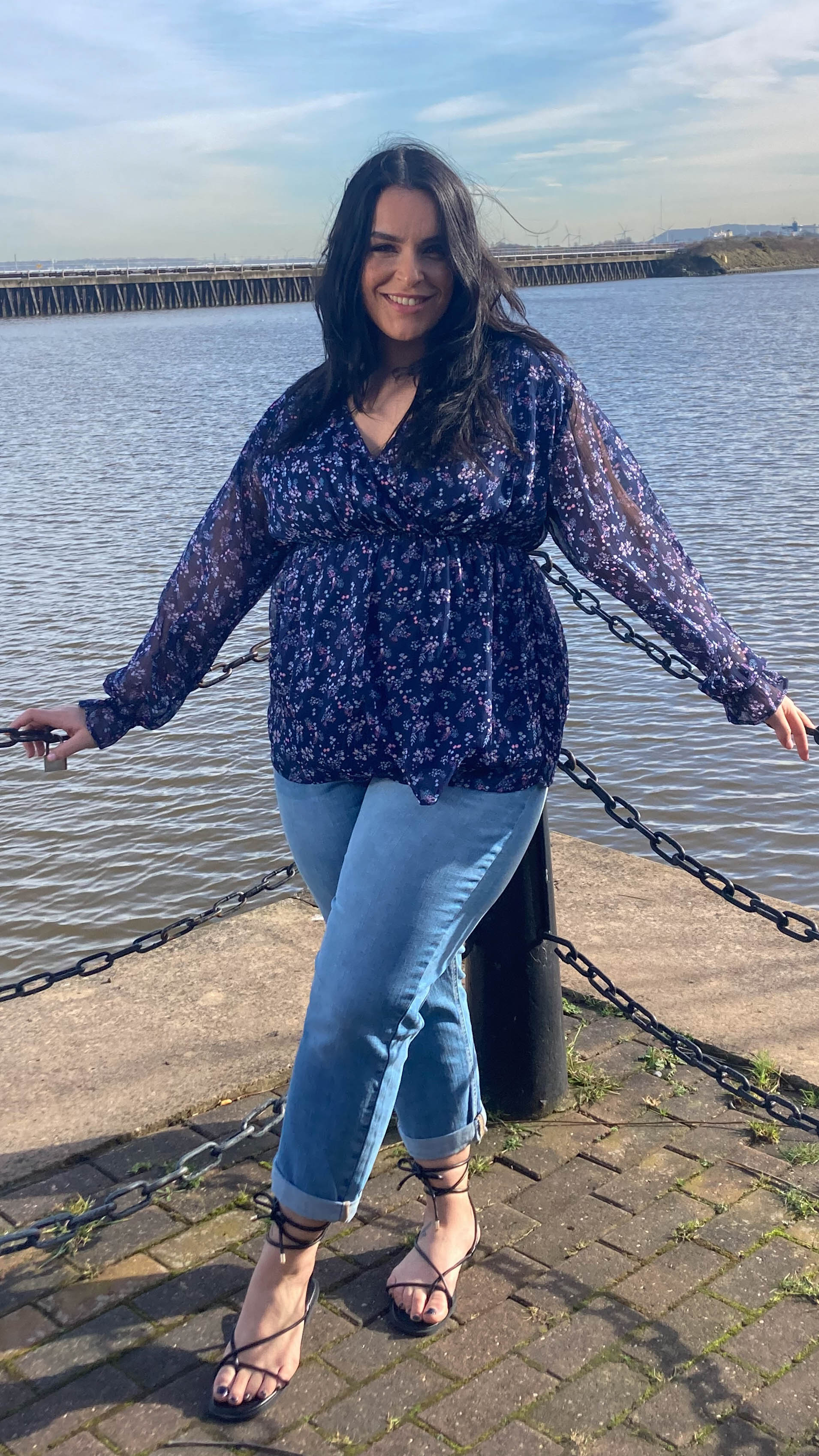 CurveWow Wrap Top Navy Ditsy Floral - Image 6