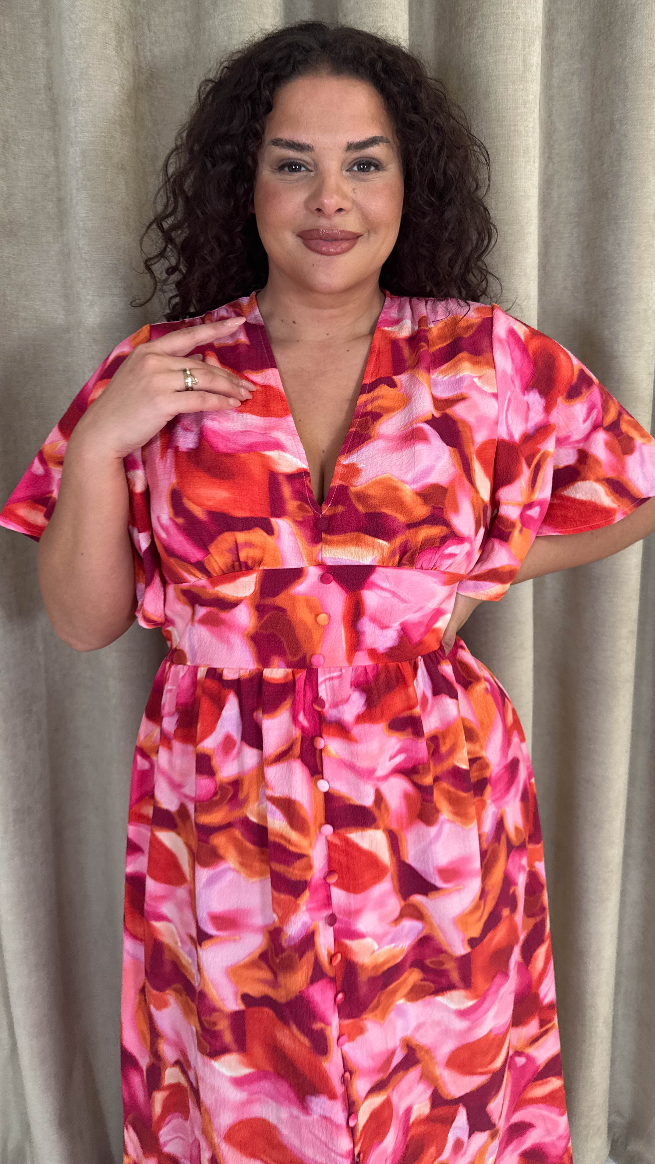 CurveWow Angel Sleeve Button Front Dress Abstract Floral - Image 4