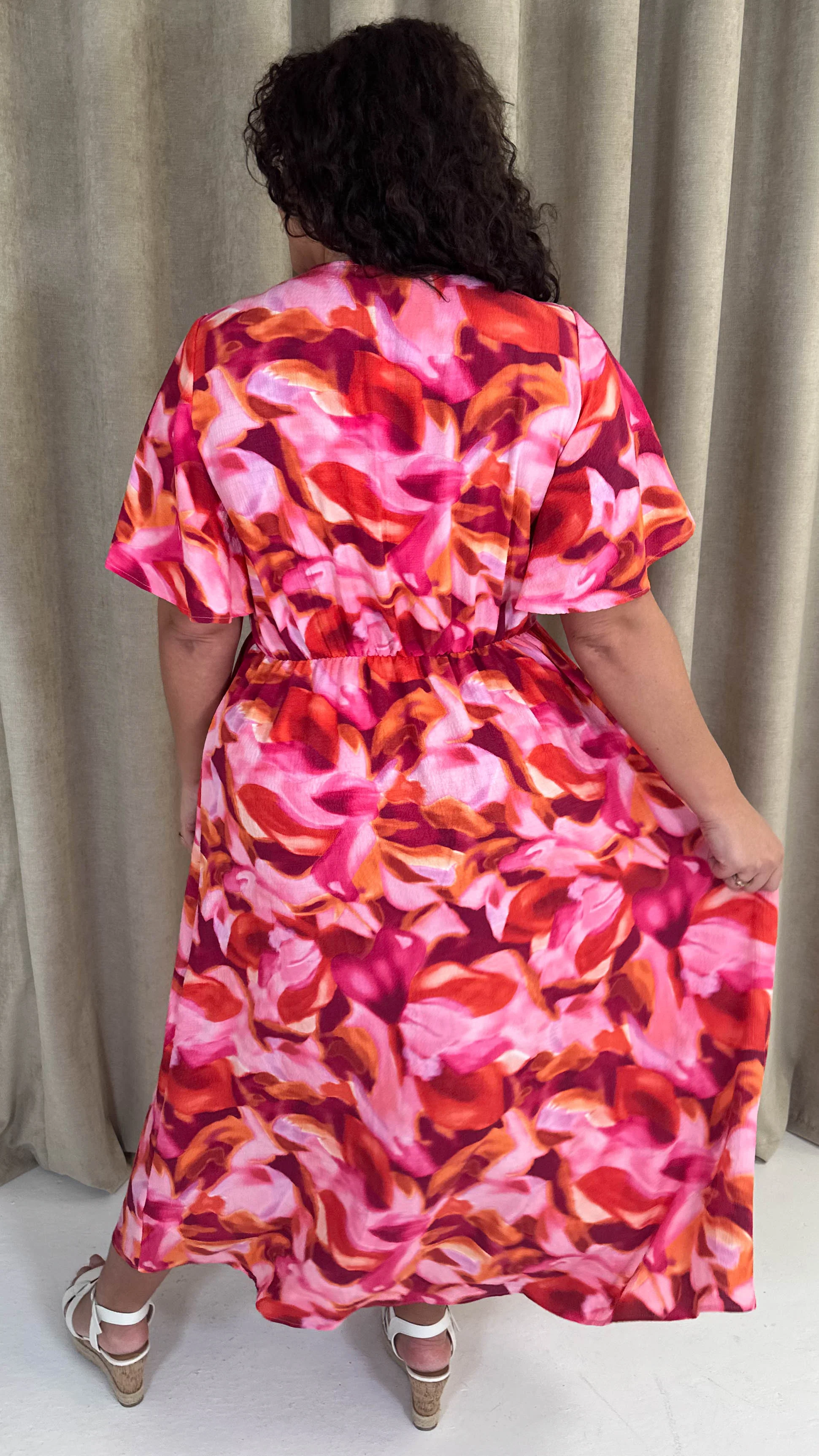 CurveWow Angel Sleeve Button Front Dress Abstract Floral - Image 9