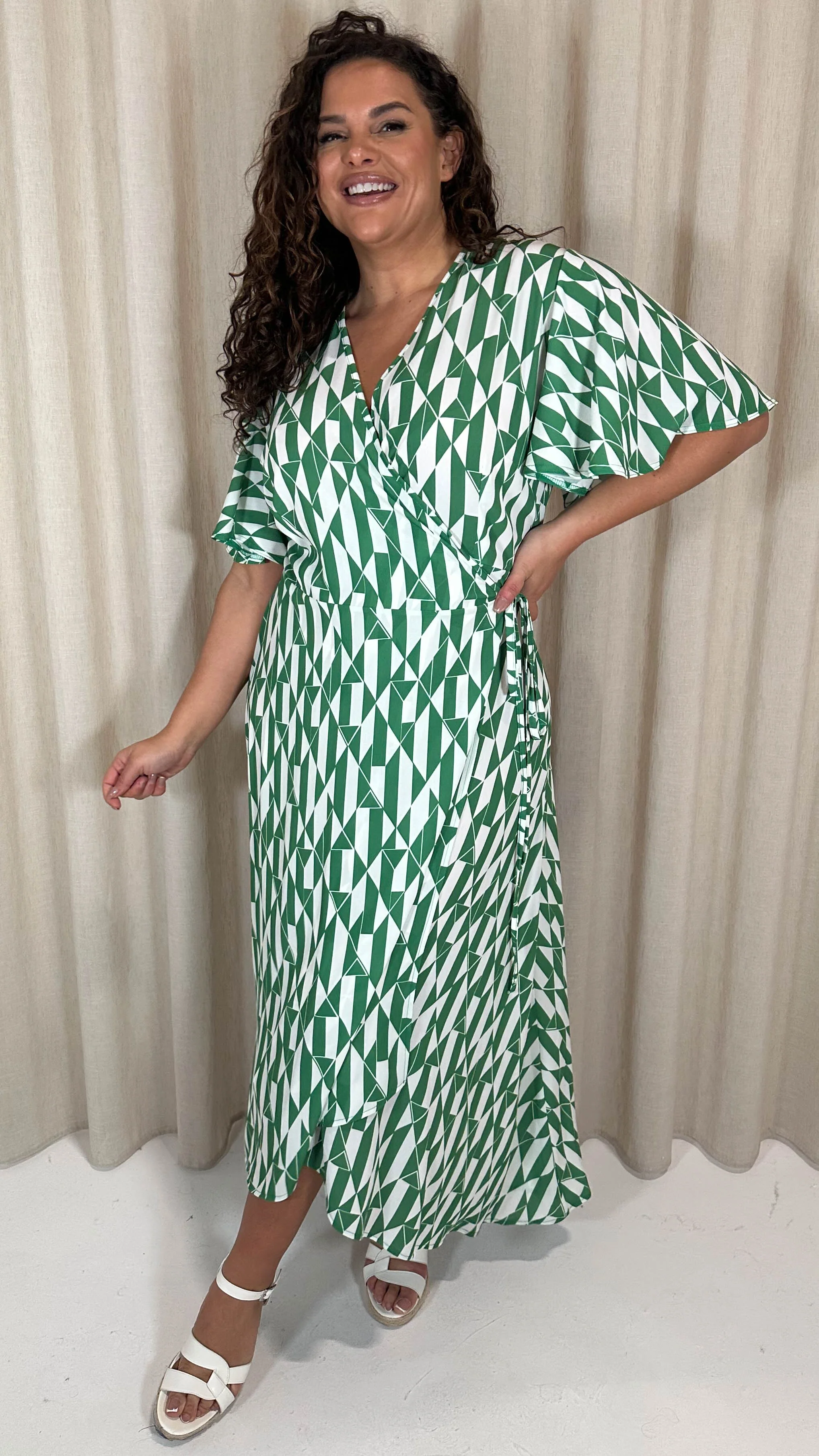 CurveWow Angel Sleeve Wrap Dress Green/White Geo - Image 6