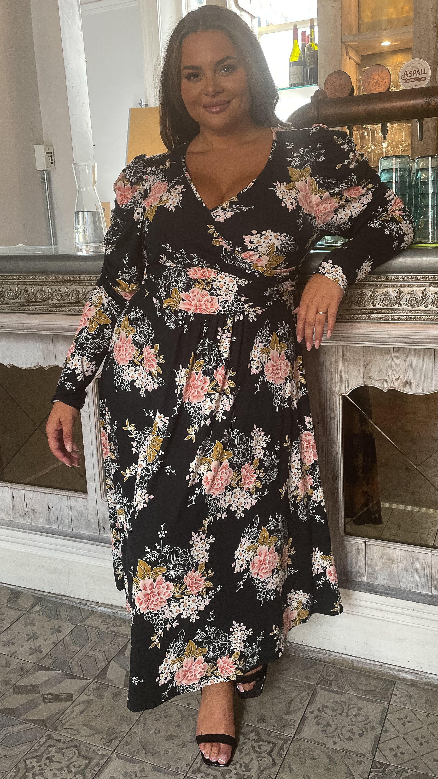 CurveWow Balloon Sleeve Midi Dress Black Floral - Image 5