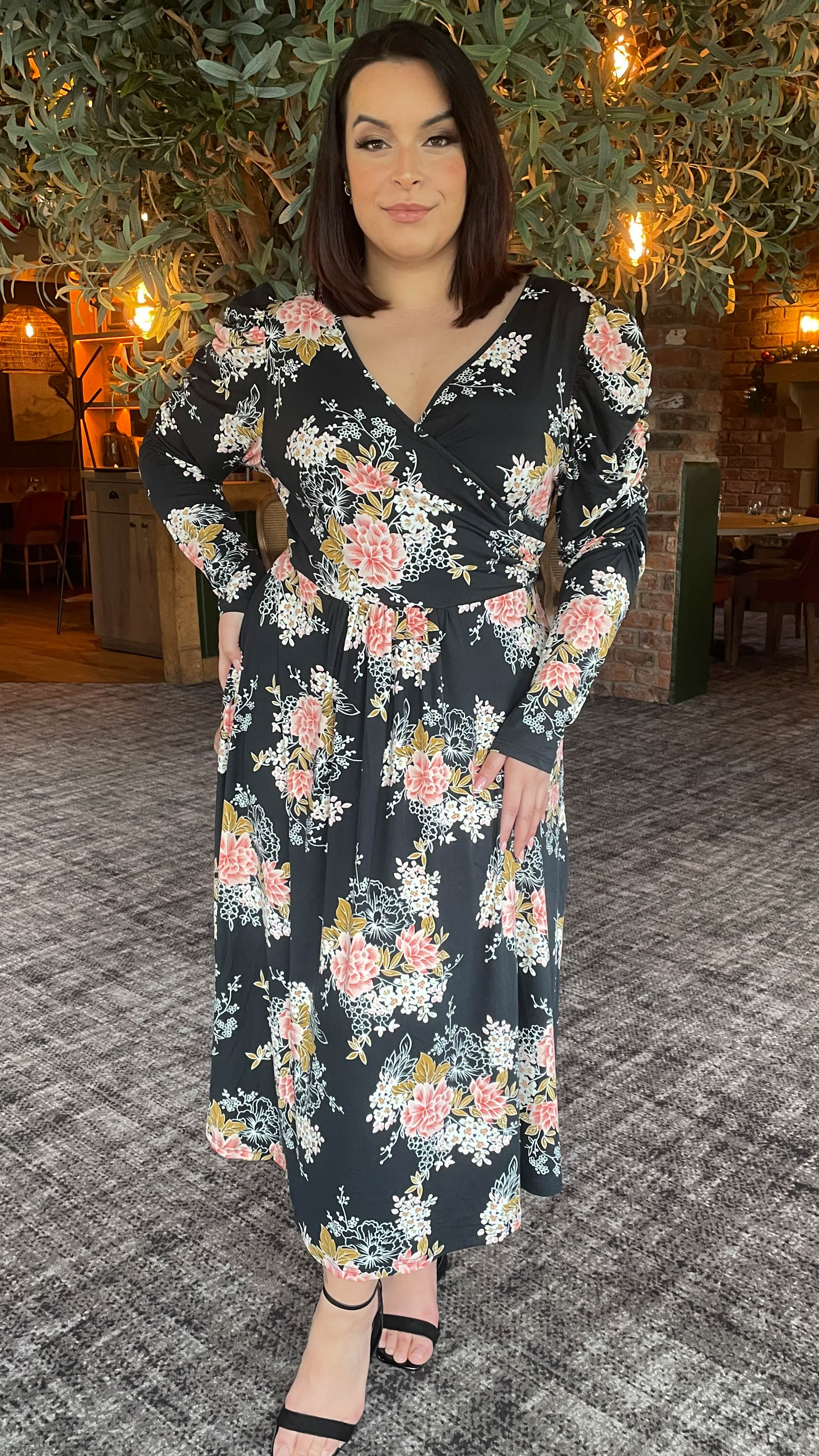 CurveWow Balloon Sleeve Midi Dress Black Floral - Image 9