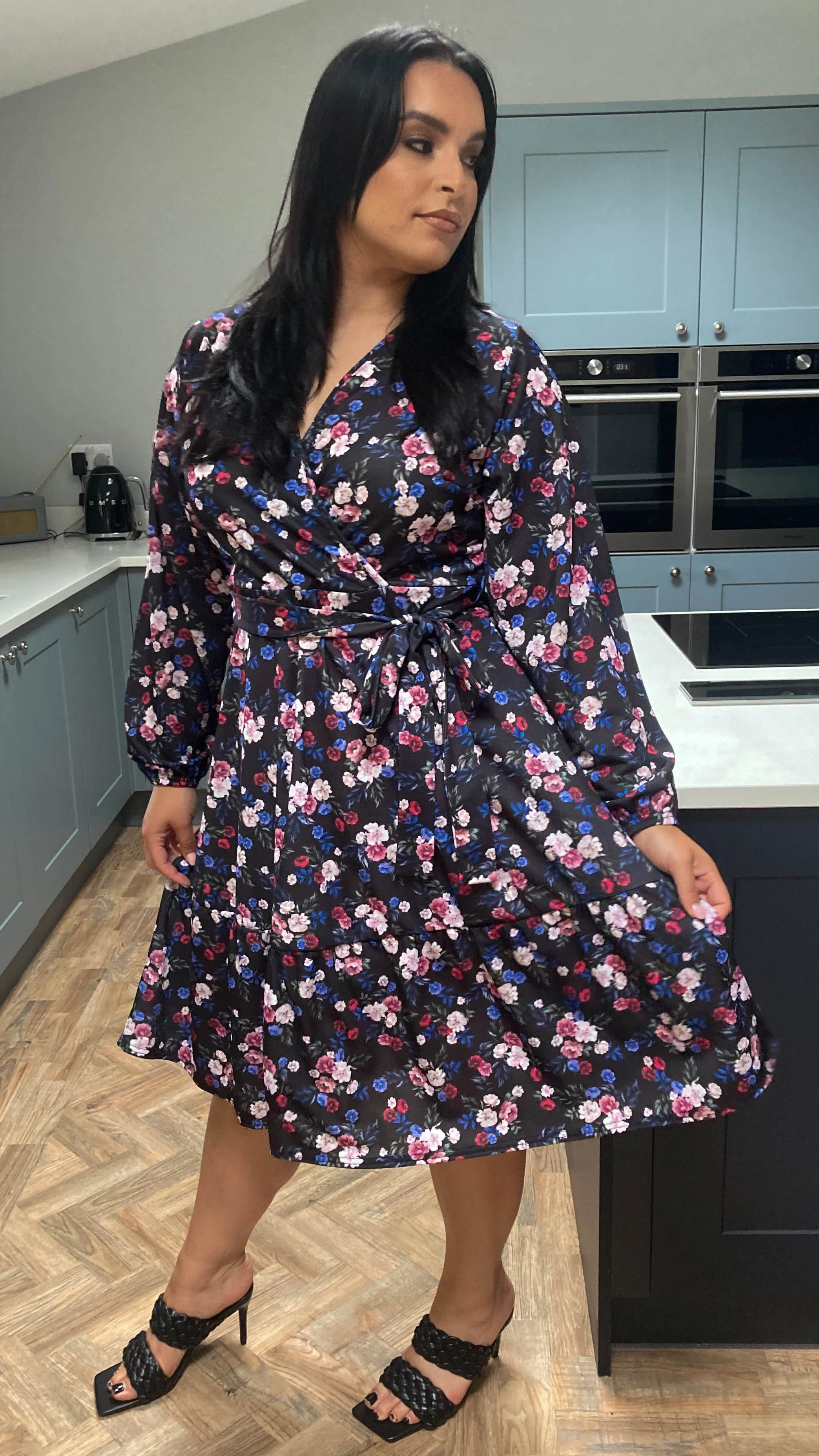 Curvewow Belle Sleeve Wrap Dress Black & Pink Floral - Image 6