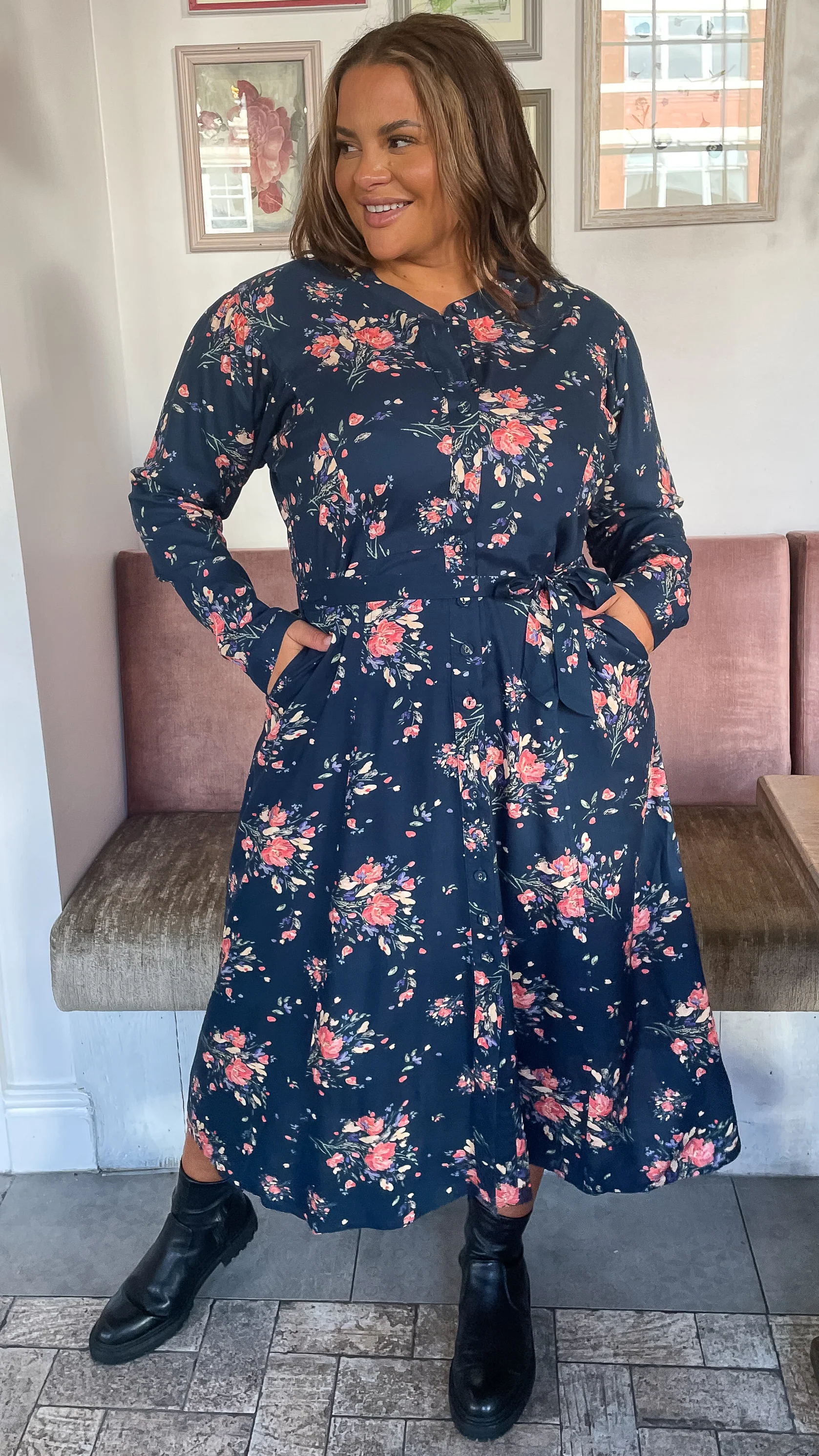 CurveWow Belted Shirt Dress Floral Navy - Image 3