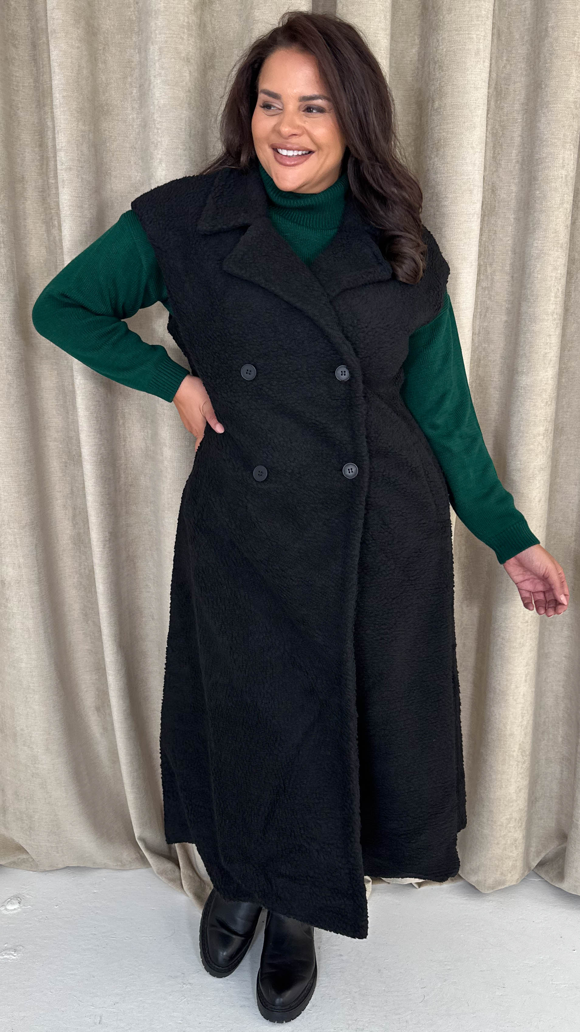 CurveWow Button Front Teddy Gilet Black - Image 2