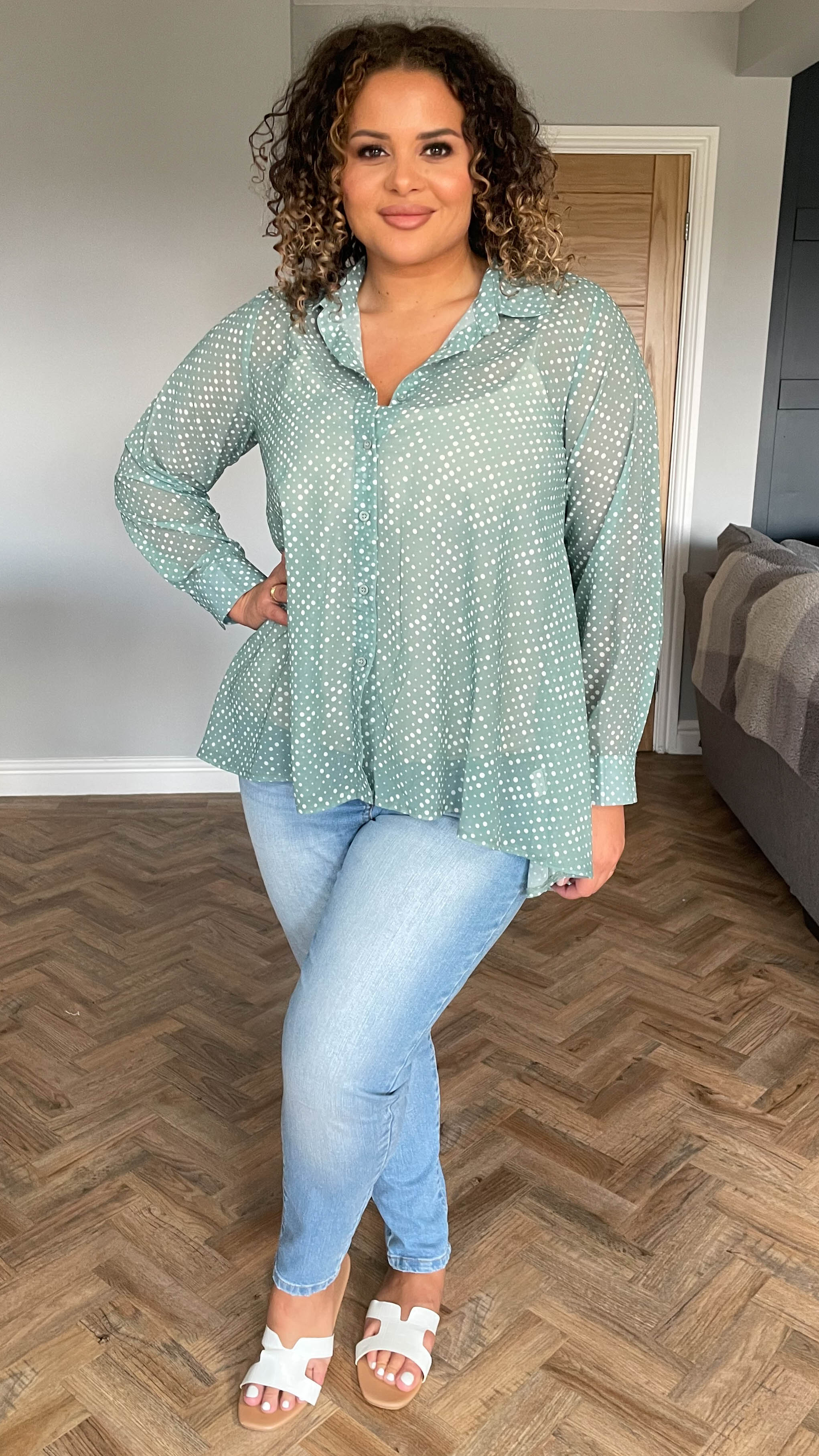 CurveWow Button Through Dipped Hem Shirt Green Spot - Image 2