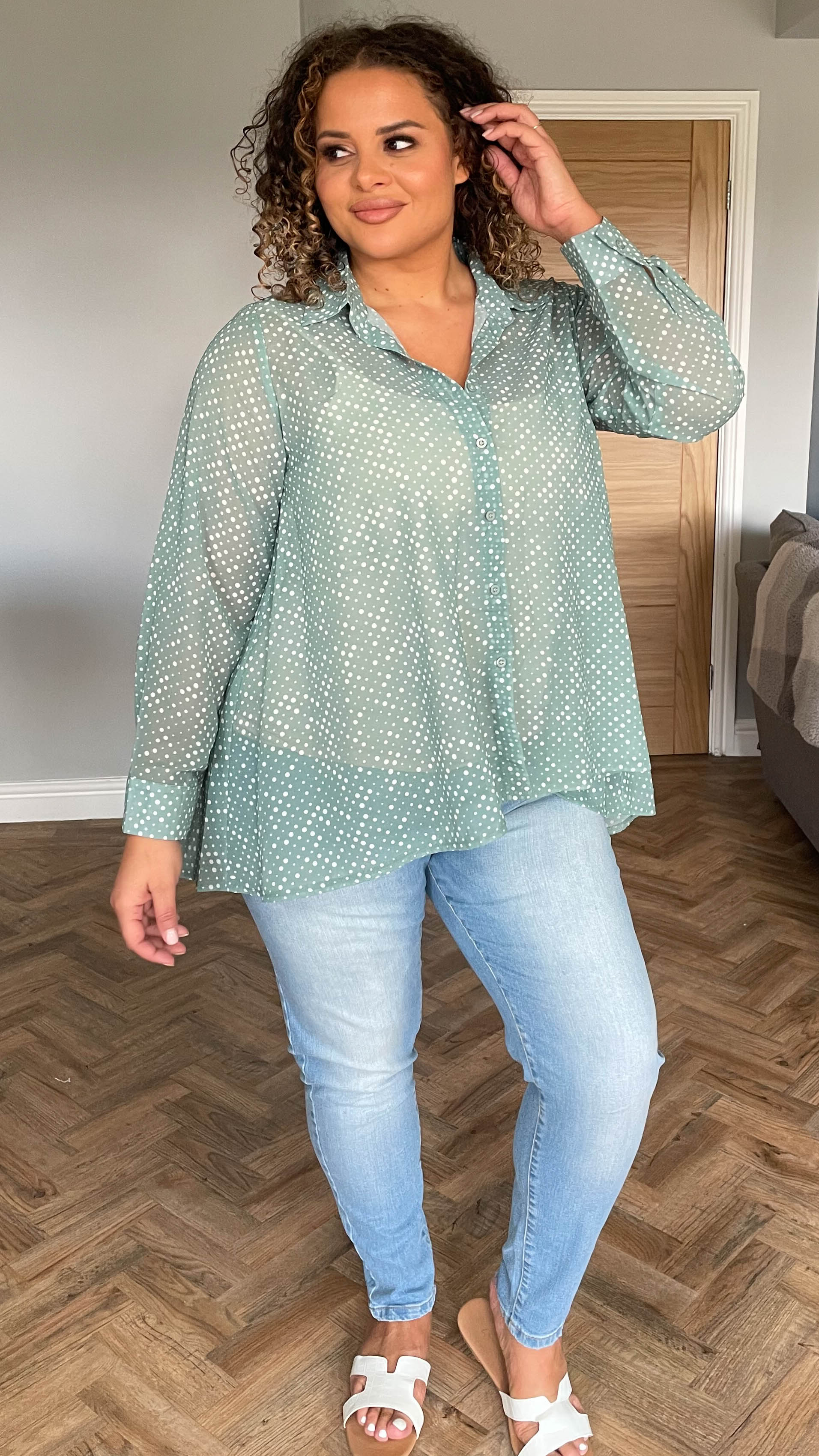 CurveWow Button Through Dipped Hem Shirt Green Spot - Image 4