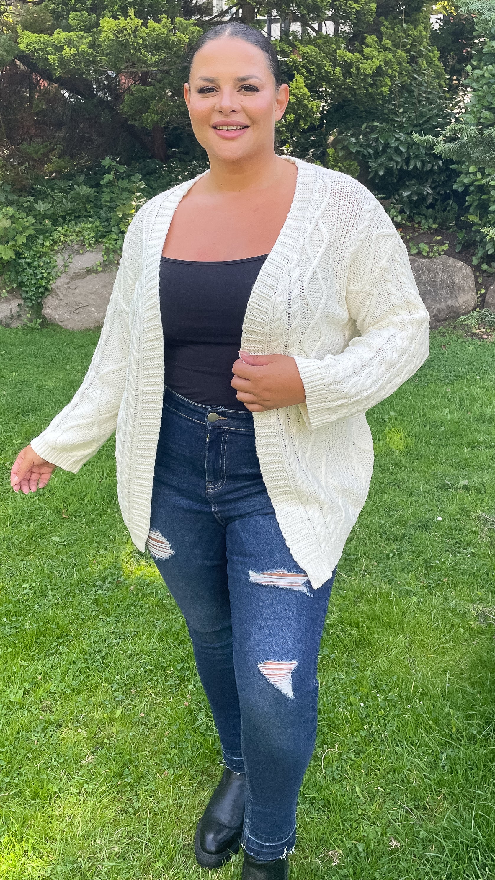 CurveWow Cable Knit Cardigan Cream - Image 4