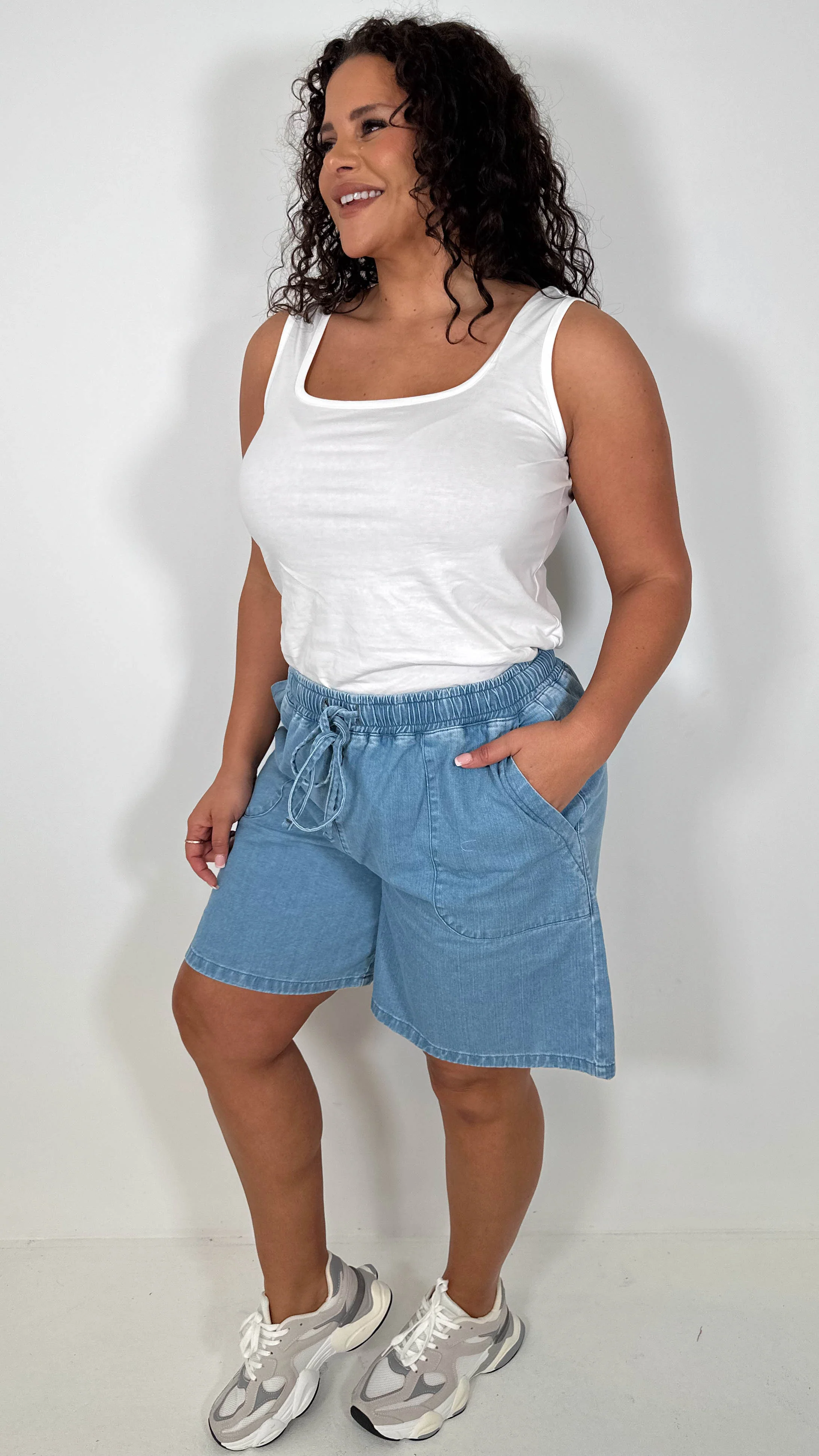 CurveWow Chambray Shorts Light Wash - Image 6