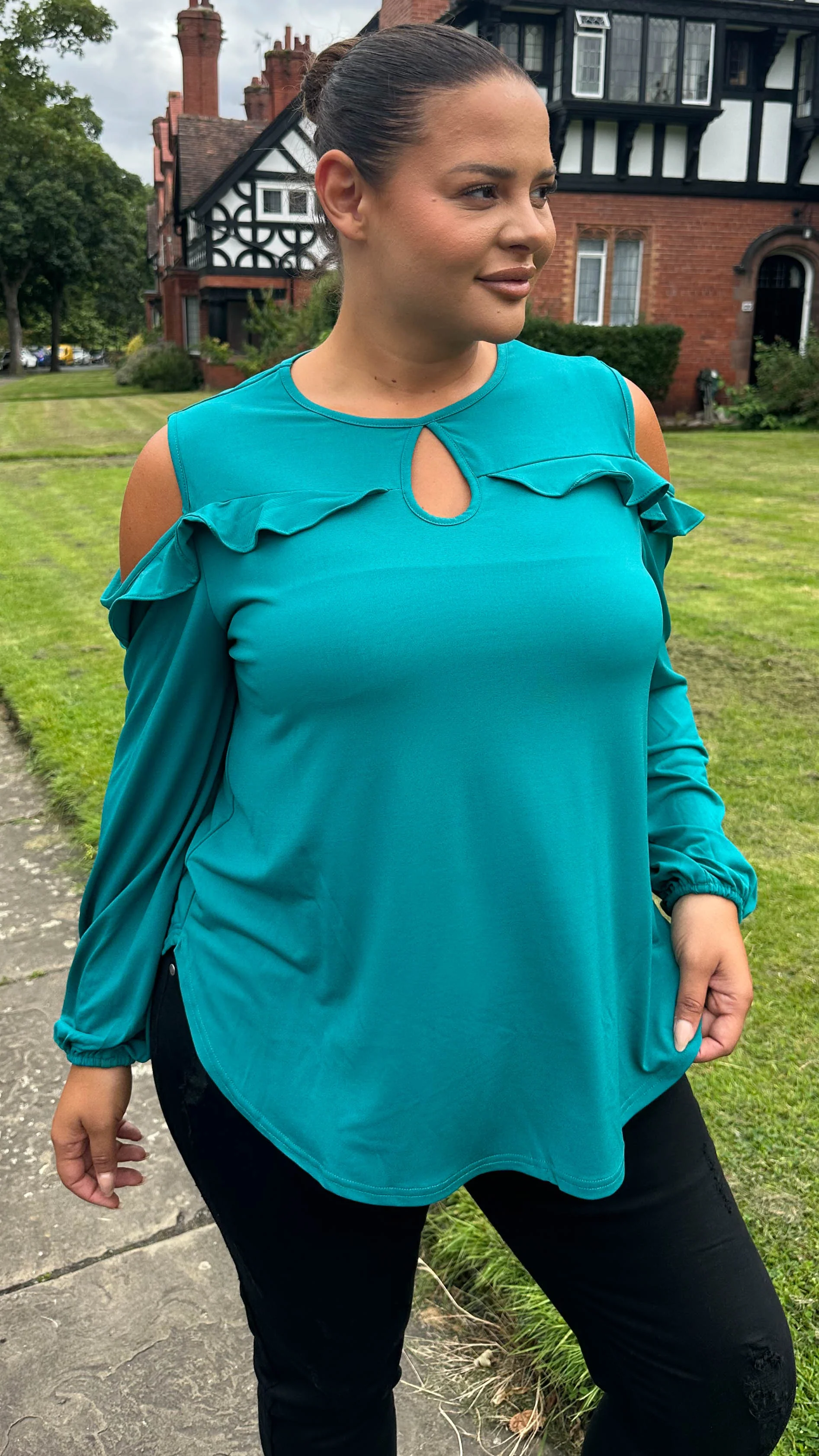 CurveWow Cold Shoulder Frill Top Green - Image 4