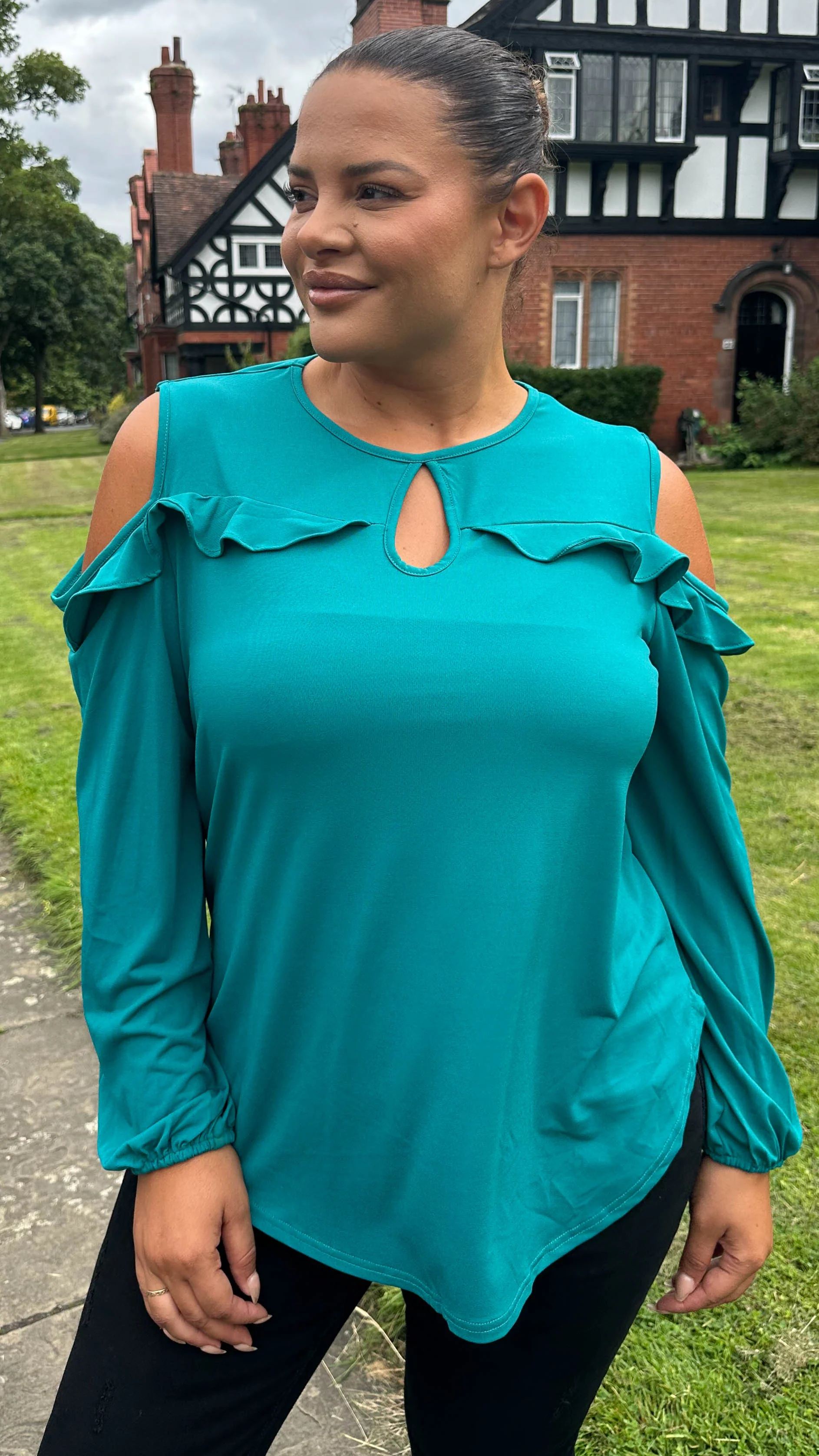 CurveWow Cold Shoulder Frill Top Green - Image 5