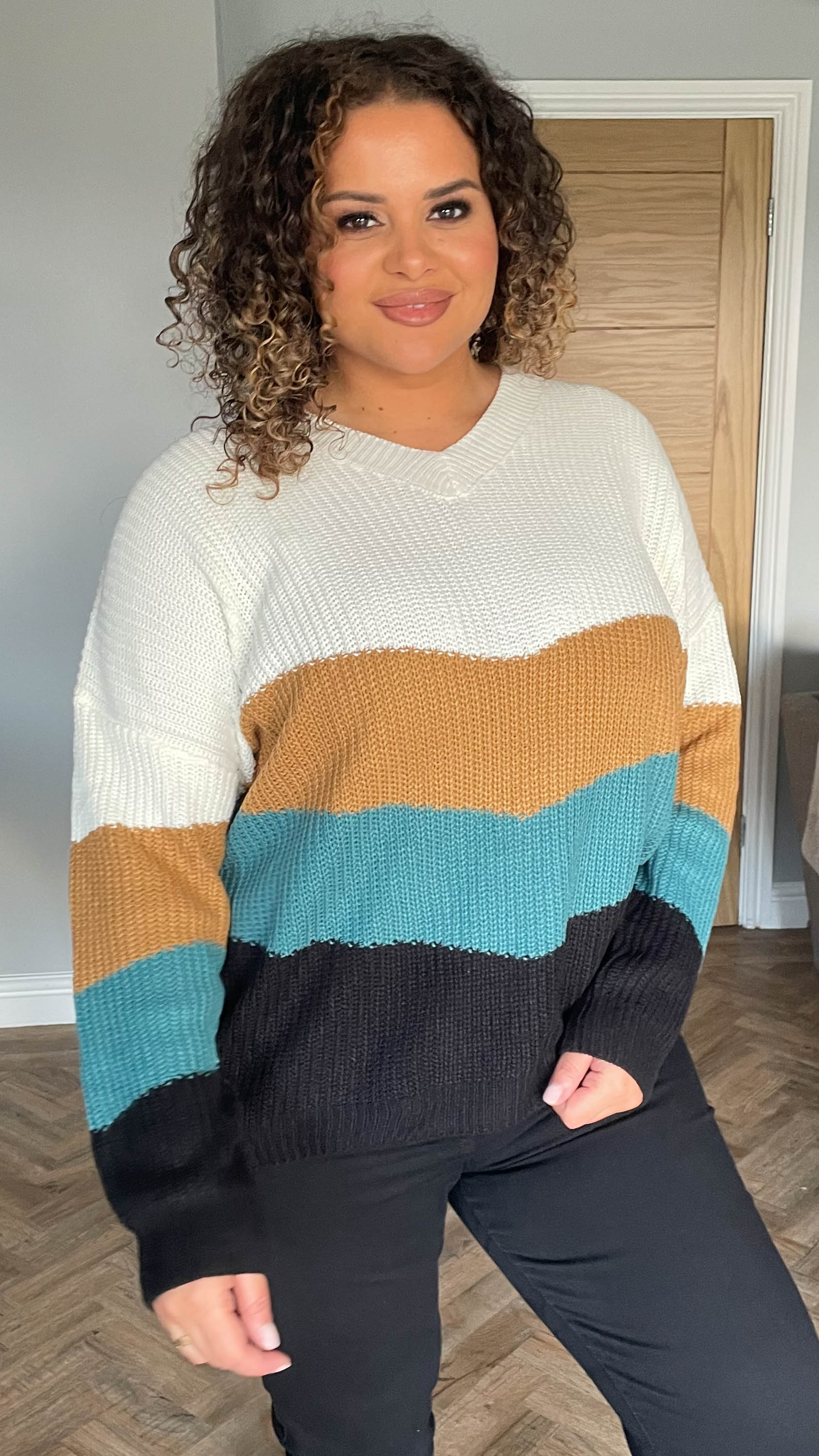 CurveWow Colour Block V Neck Knit Jumper - Image 3