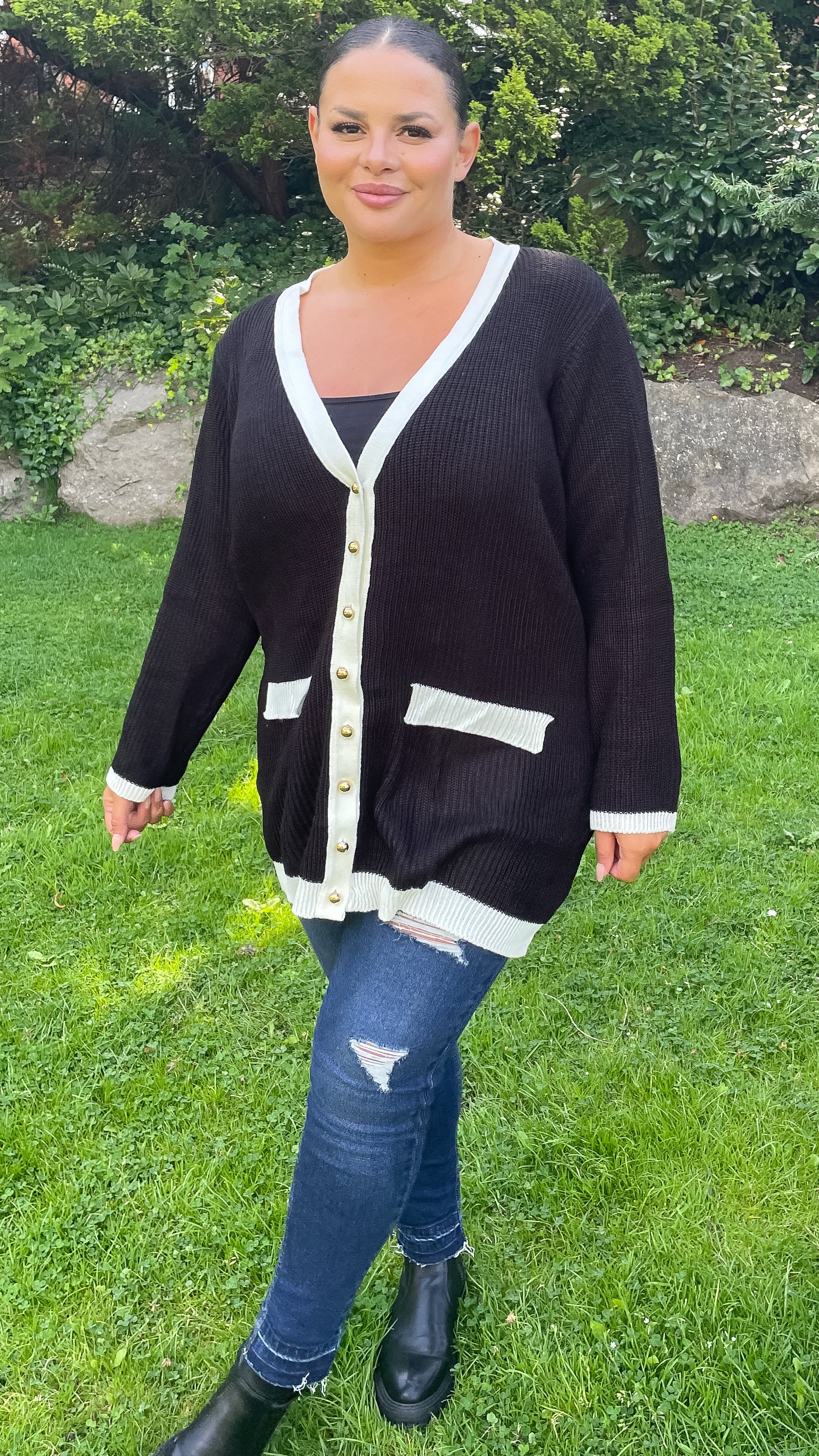 CurveWow Contrast Cardigan Black/Ivory - Image 5