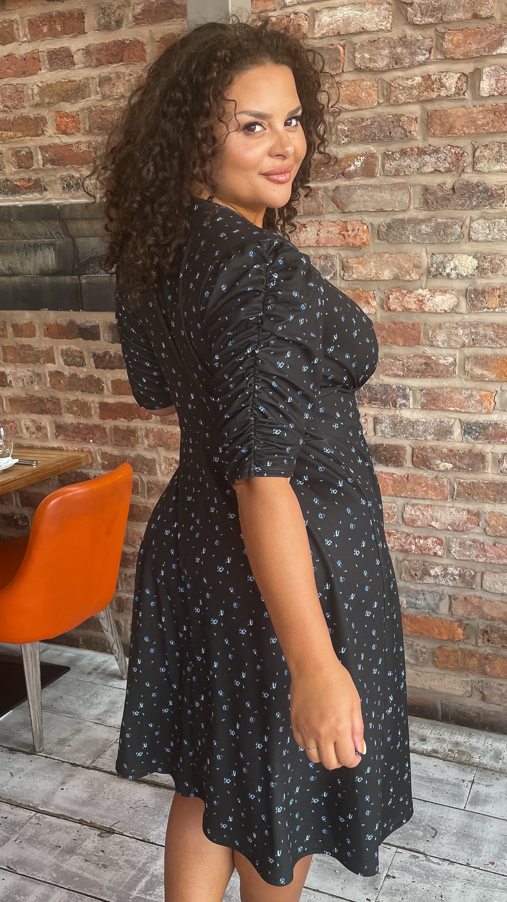 CurveWow Corset Waist Wrap Dress Blue Ditsy Floral - Image 4