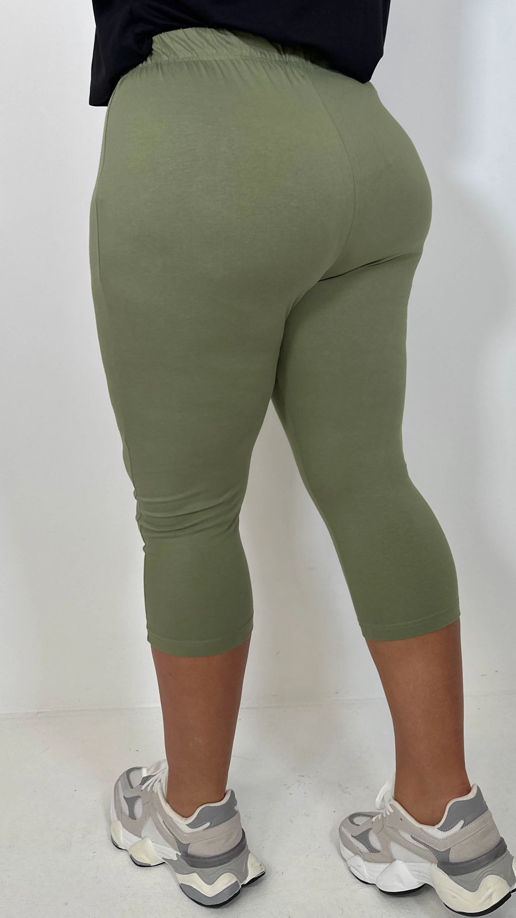 CurveWow Basic Cropped Leggings Khaki - Image 9