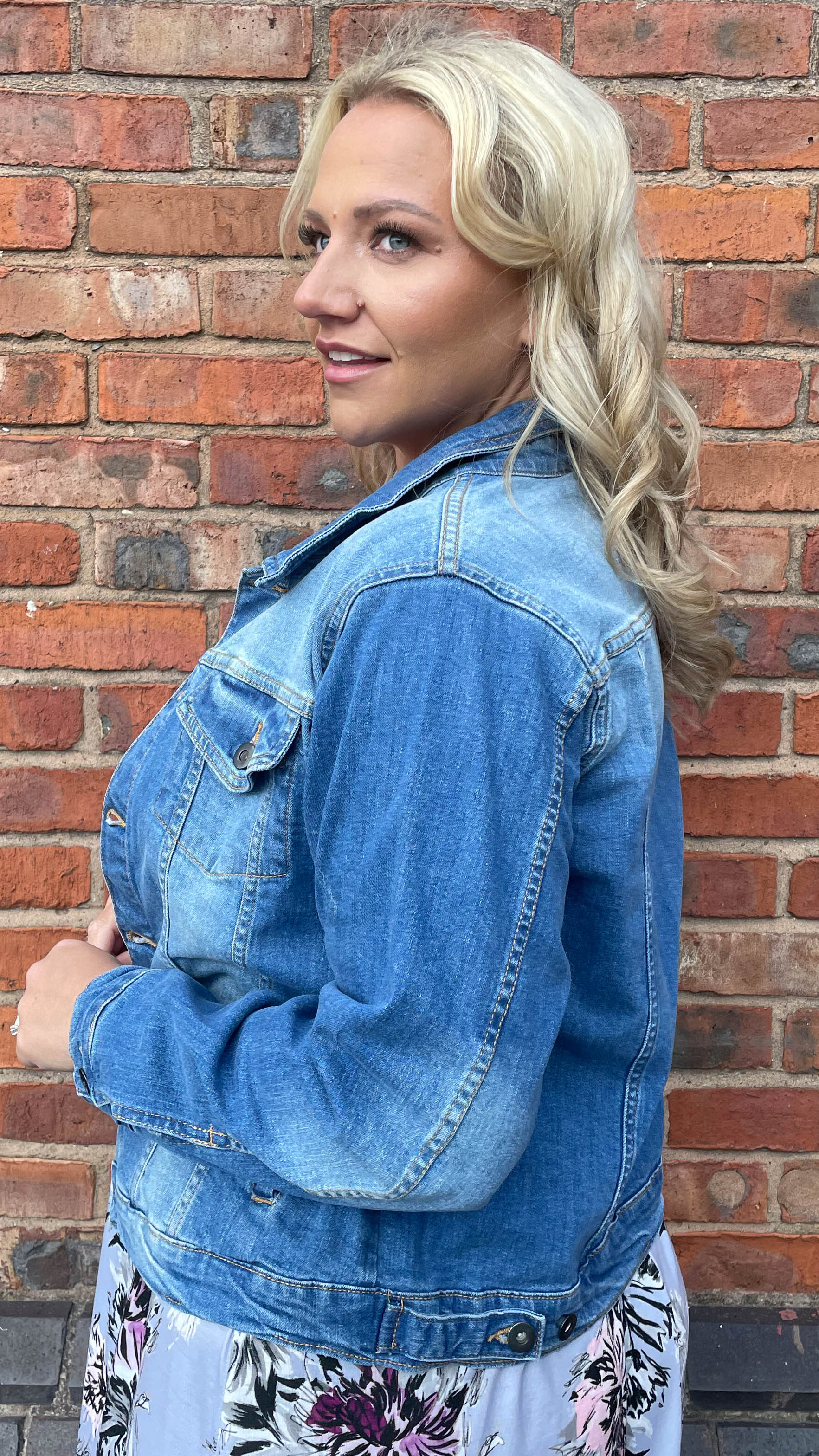 CurveWow Denim Jacket Light Wash - Image 7