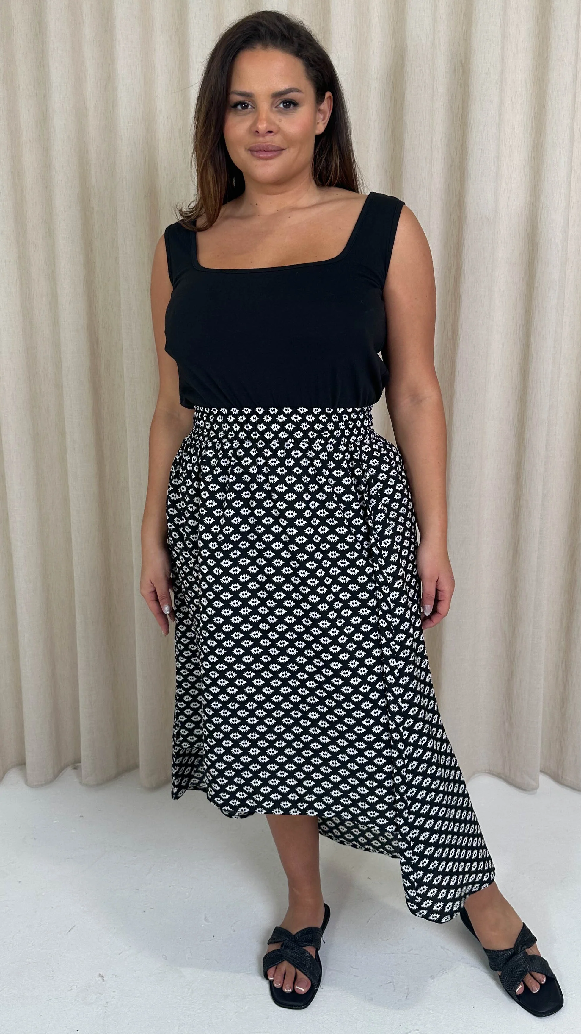 CurveWow Dipped Hem Midi Skirt Mono Geo - Image 4