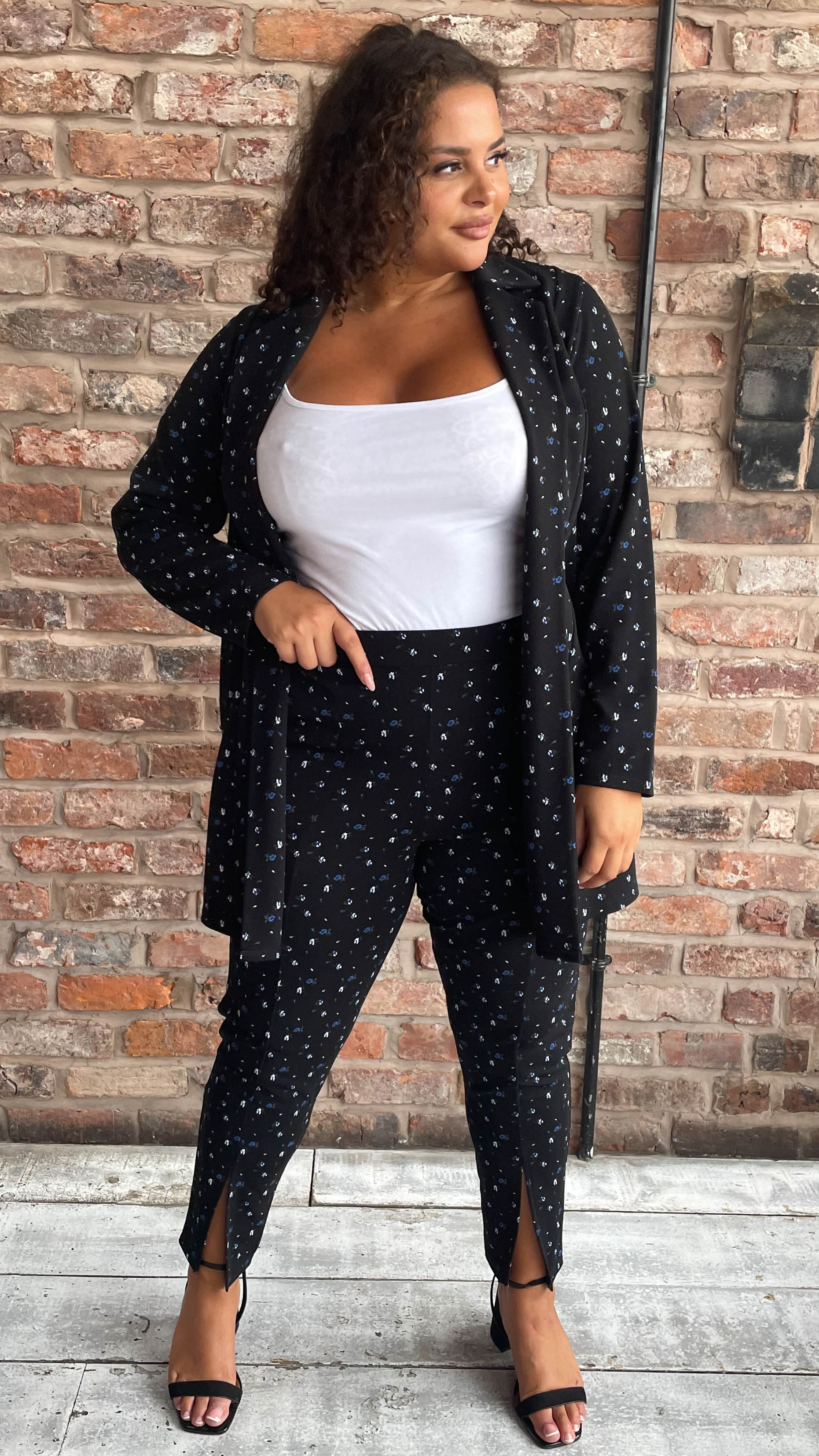 CurveWow Ditsy Print Blazer Black - Image 4