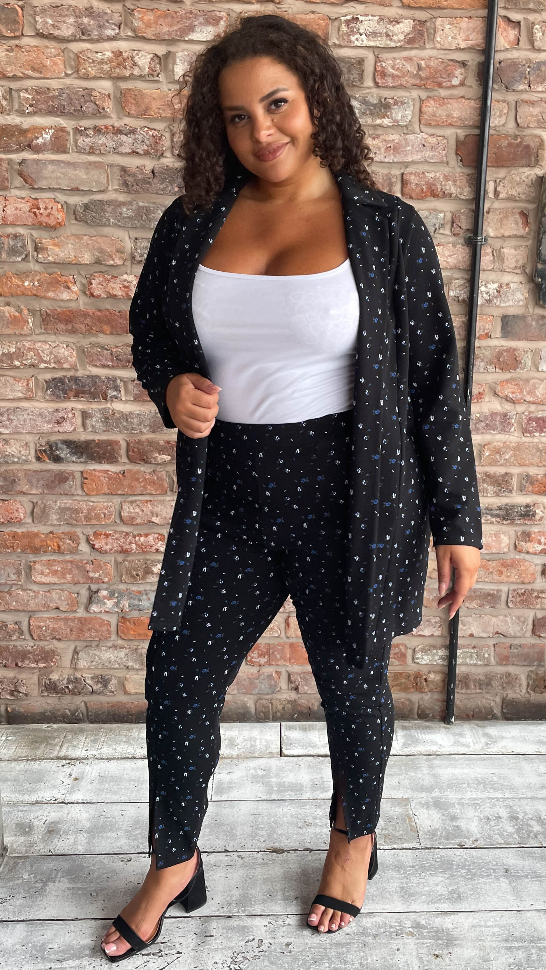 CurveWow Ditsy Print Blazer Black - Image 6