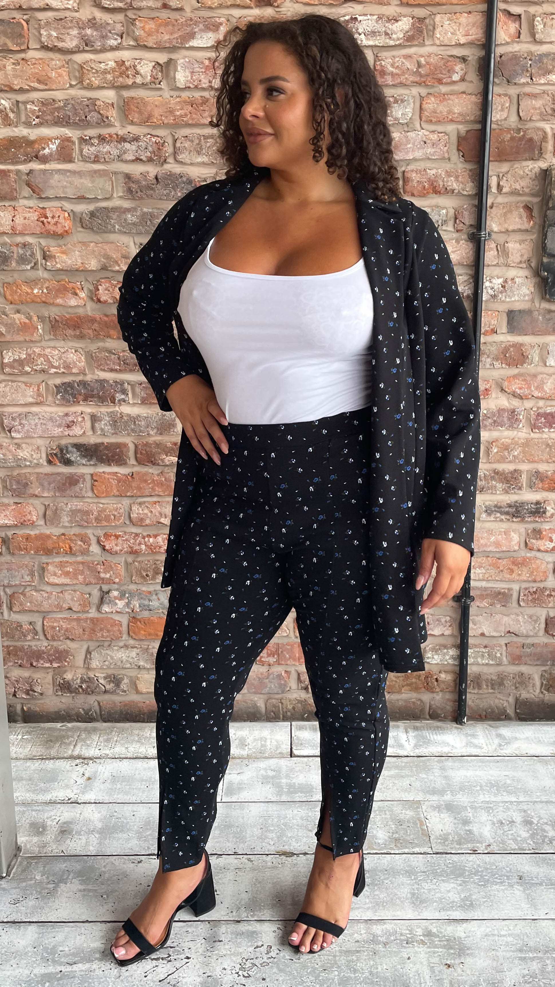 CurveWow Ditsy Print Blazer Black - Image 7