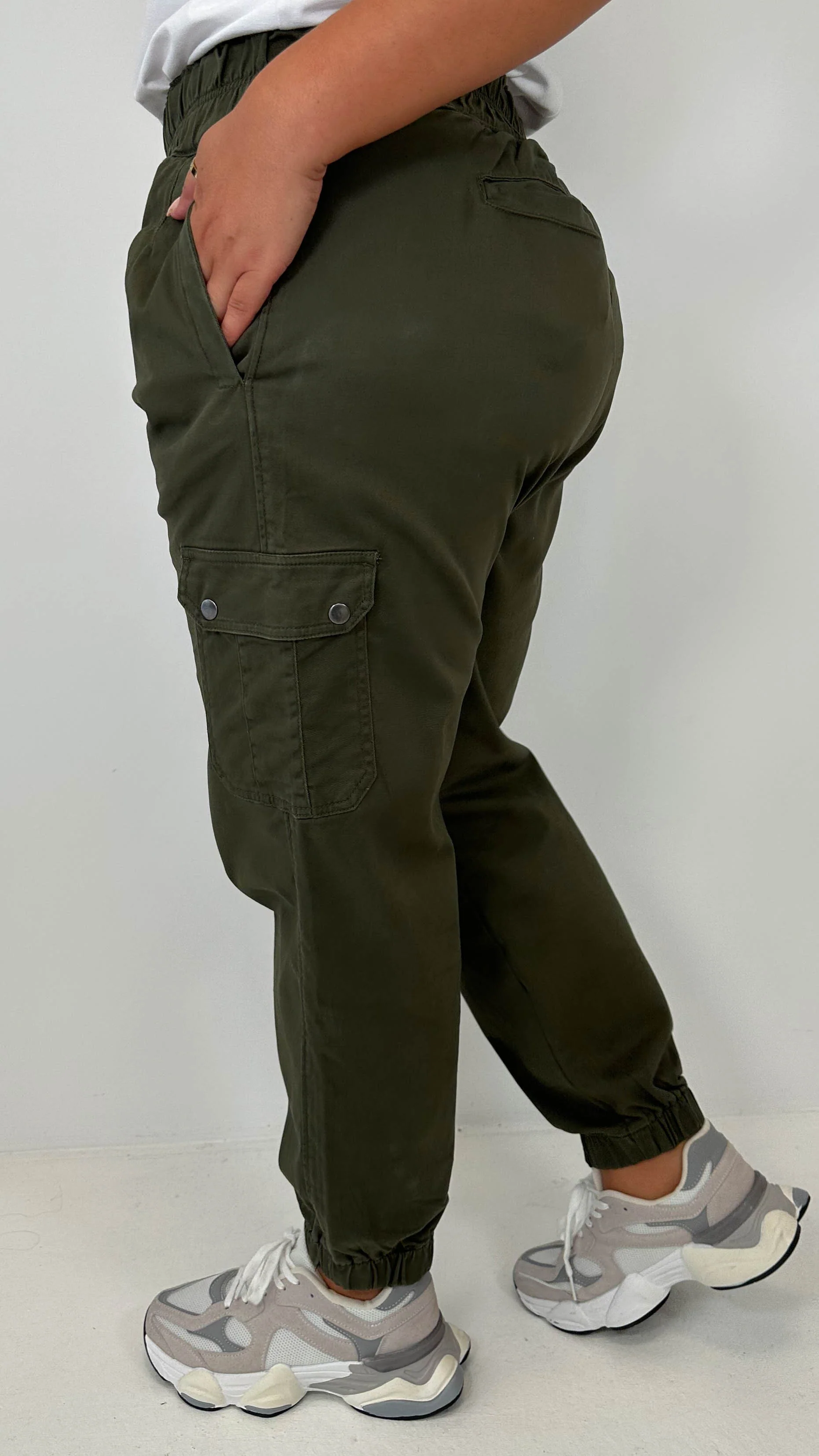 CurveWow Cargo Trouser Khaki - Image 7