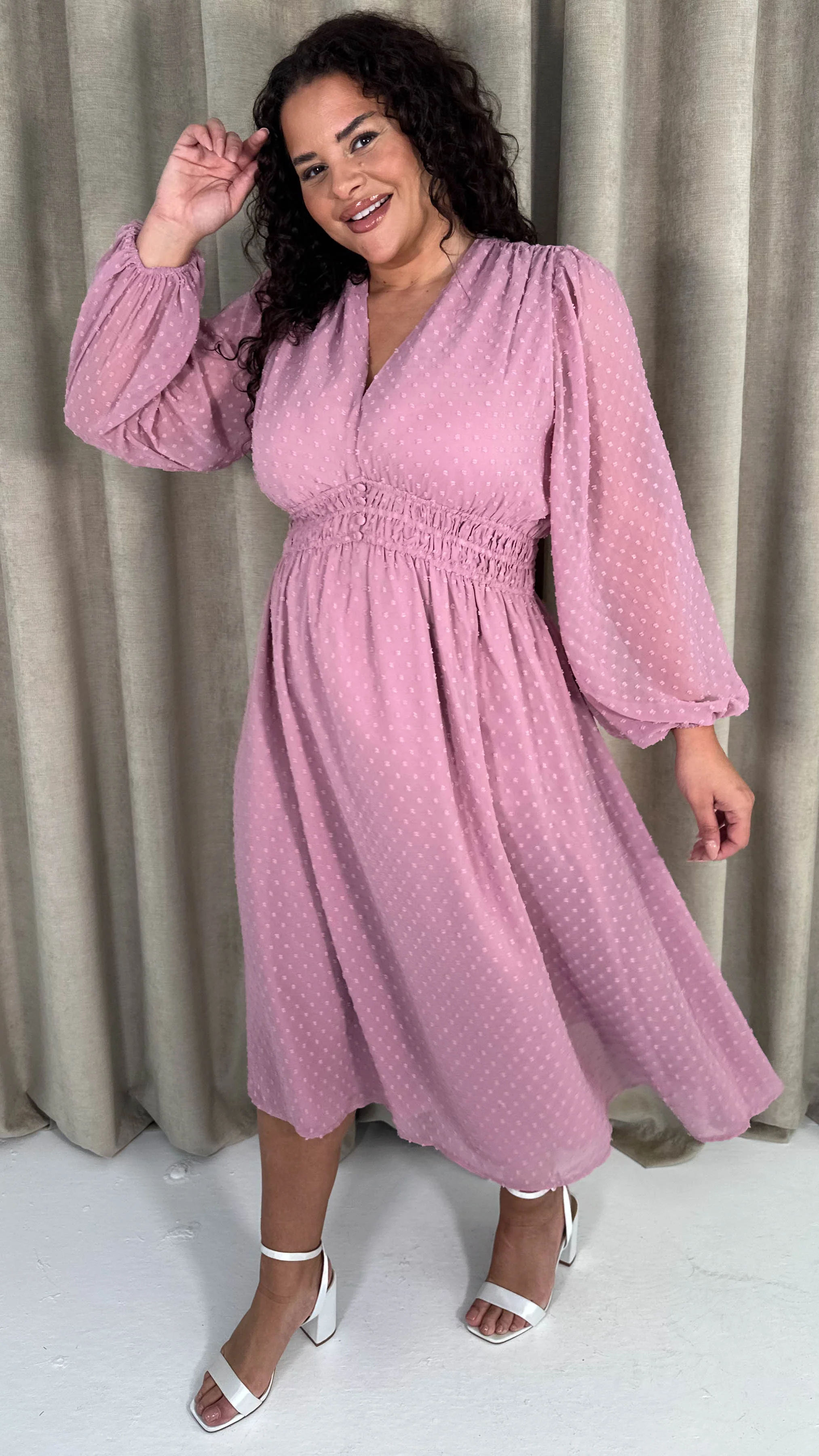 CurveWow Dobby Shirred Bodice Midi Dress Pink - Image 7