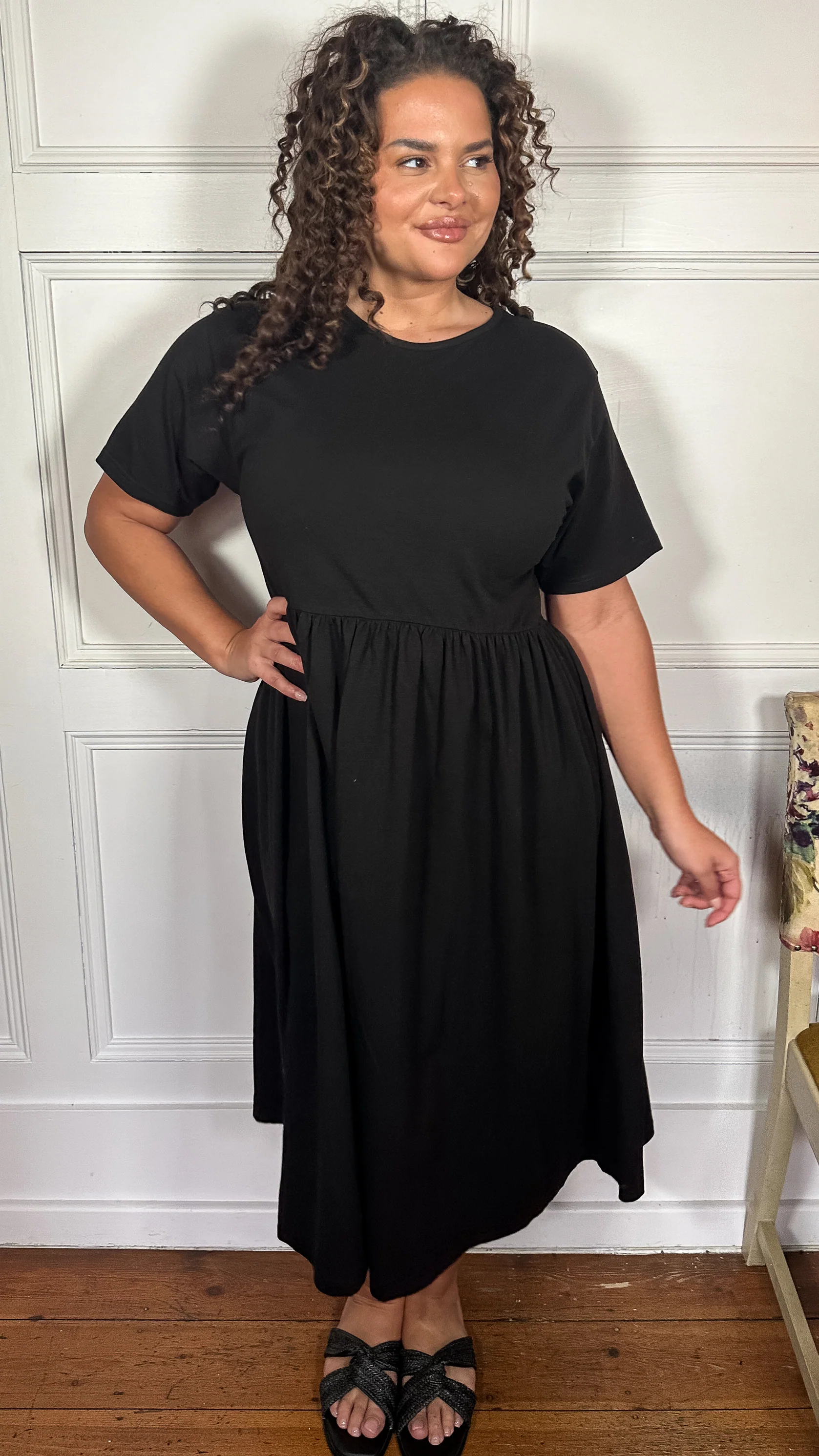 CurveWow Elasticated Waist Midi Dress Black - Image 4