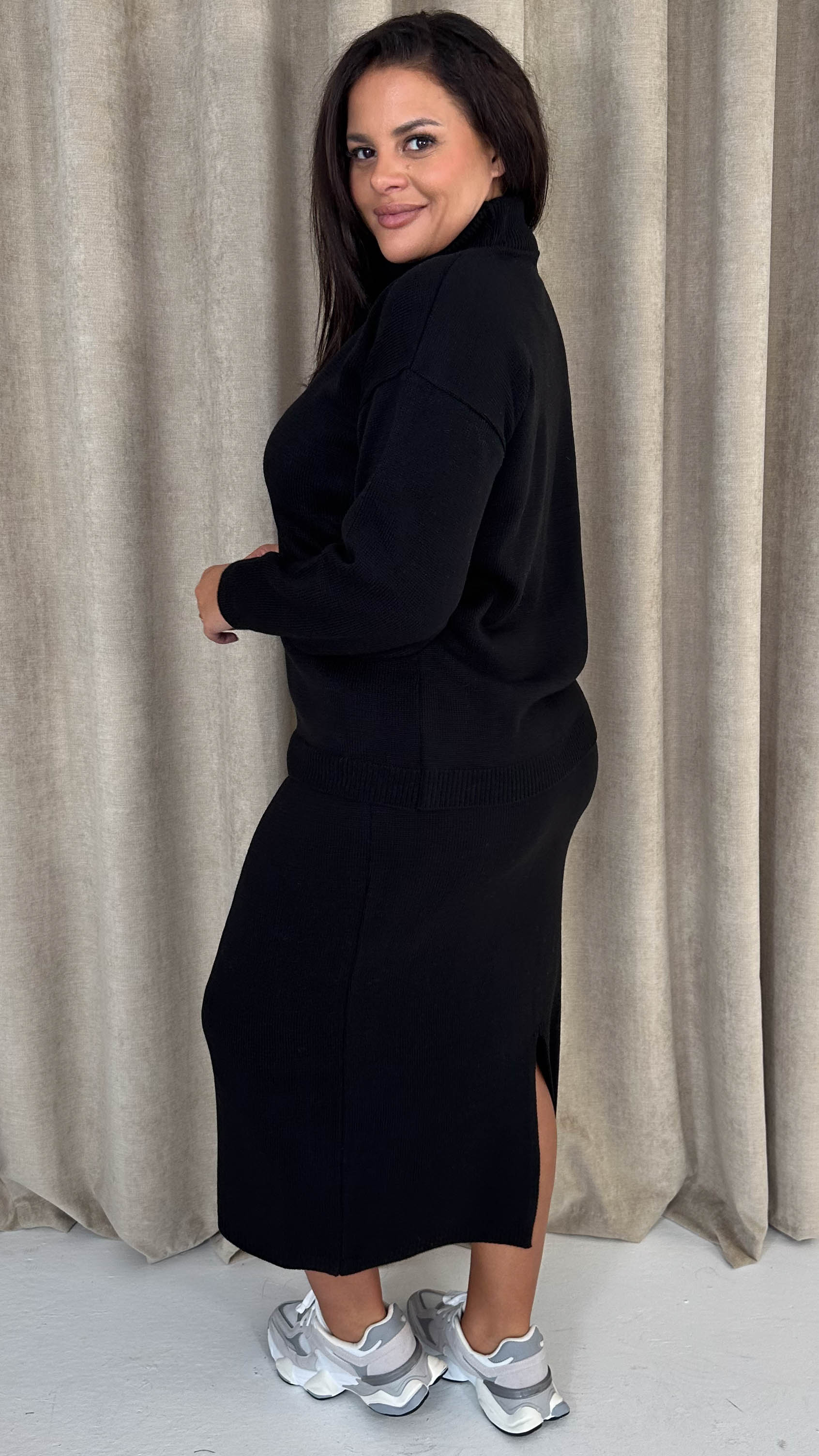 CurveWow Knitted Midi Skirt & Jumper Co-Ord Black - Image 6