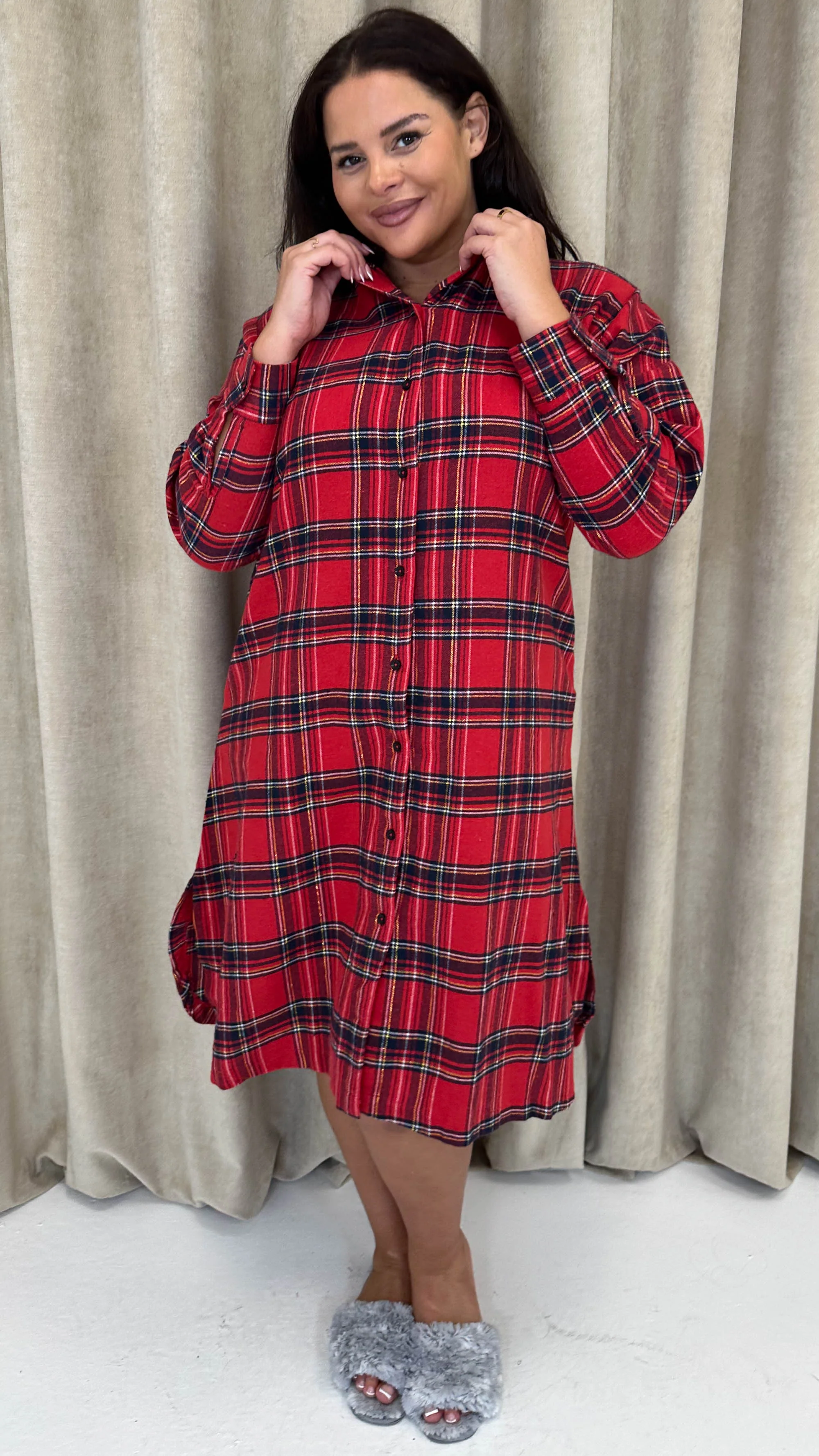 CurveWow Flannel Tartan Nightgown Red - Image 4