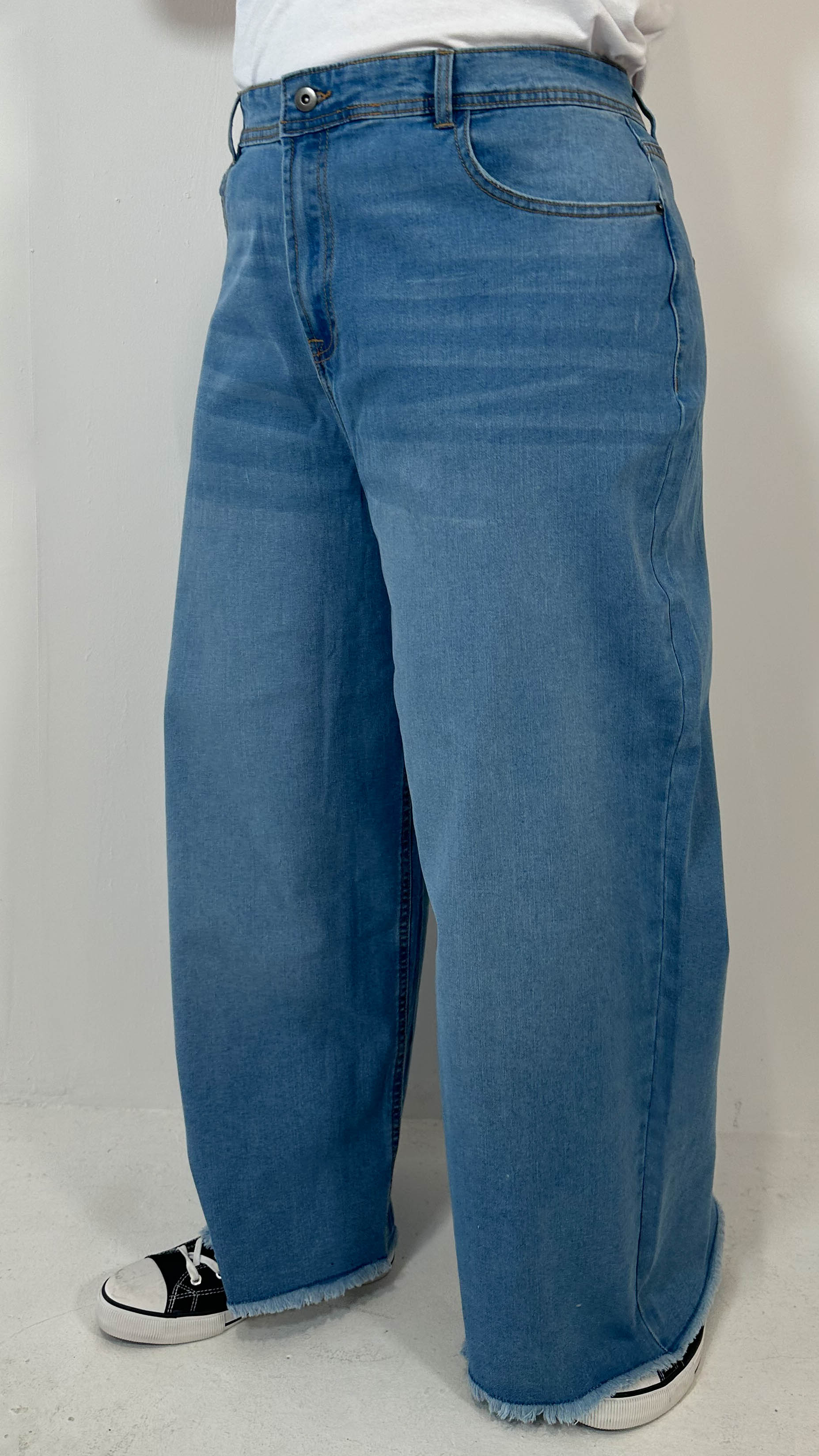 CurveWow Frayed Hem Wide Leg Jean Mid Blue - Image 7