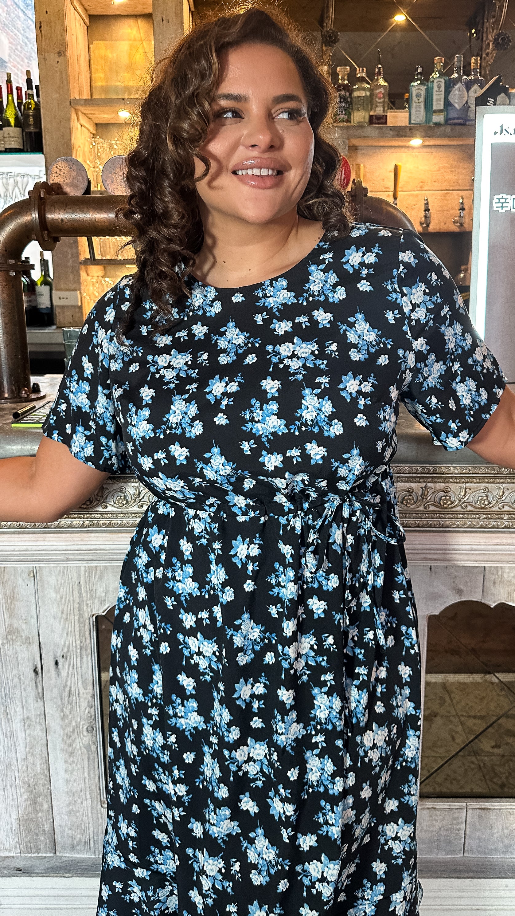CurveWow Frill Hem Midi Dress Black Blue Floral - Image 2