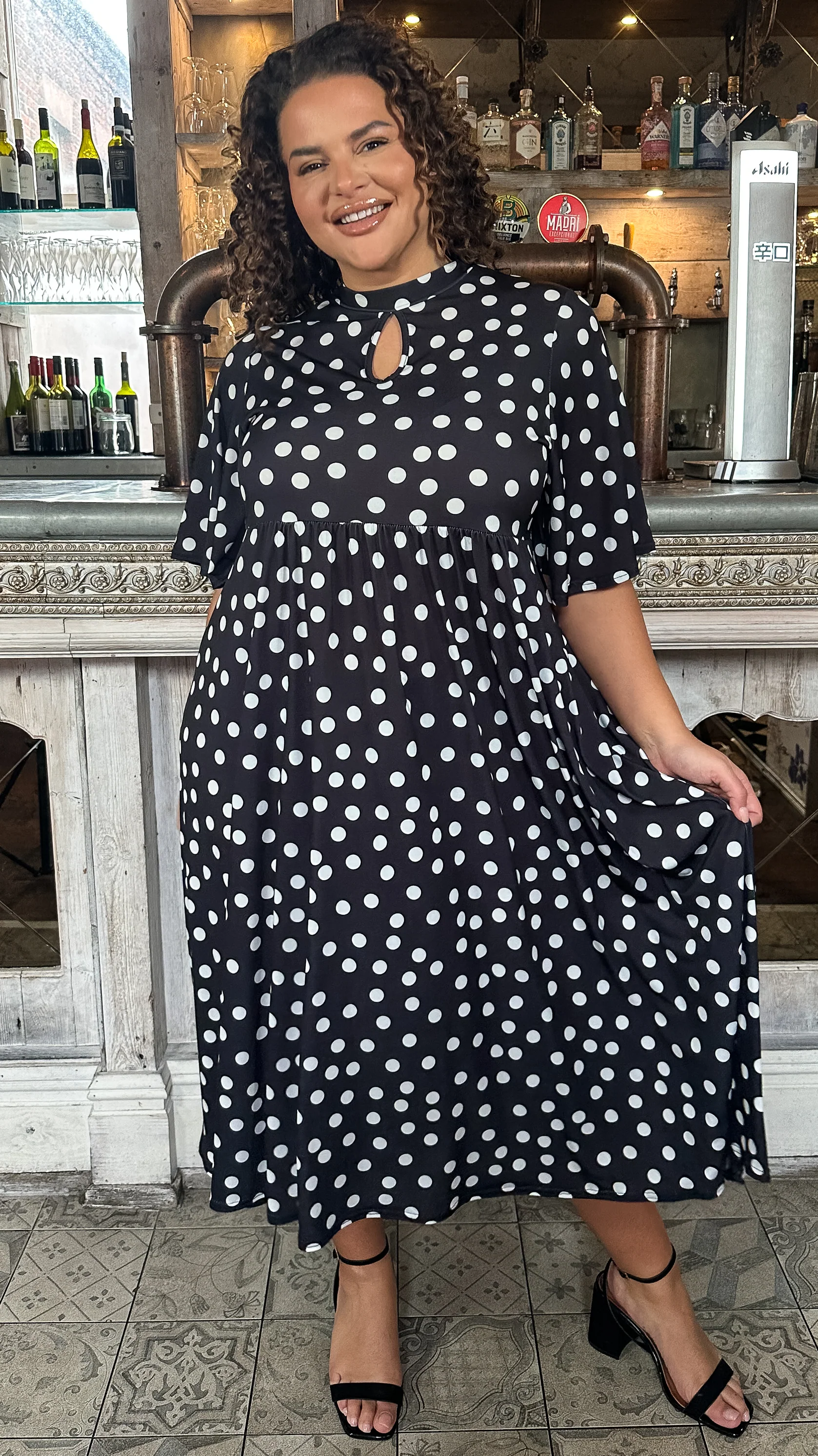 CurveWow Keyhole Front Printed Midi Dress Black Spot - Image 6