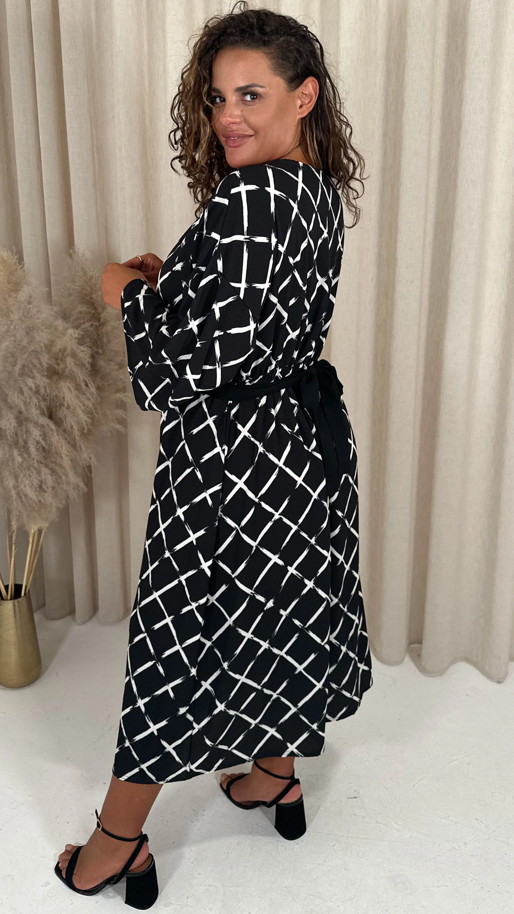 CurveWow Kimono Sleeve Midaxi Dress Mono - Image 6
