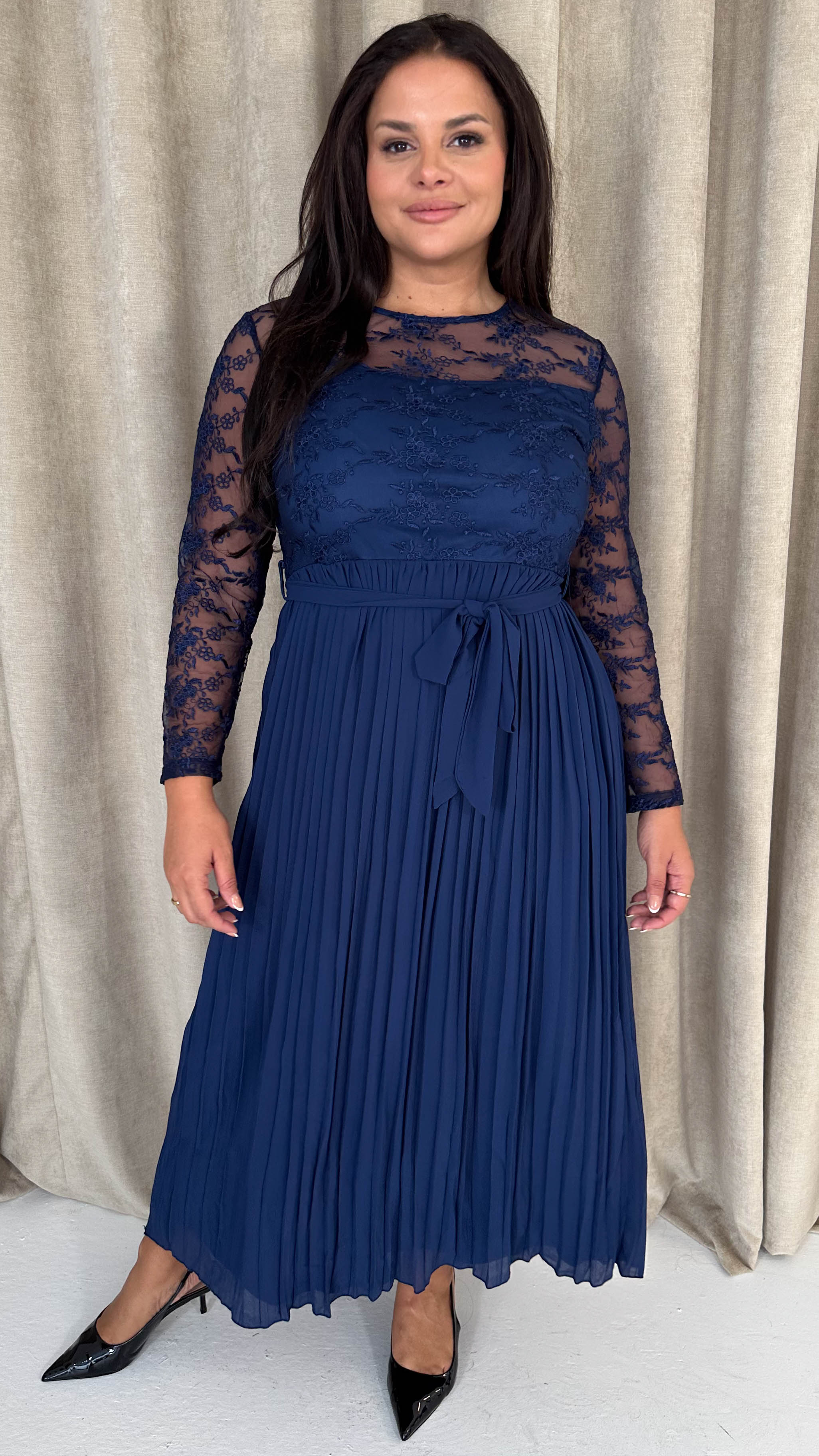 CurveWow Lace Top Pleated Maxi Dress Navy - Image 4