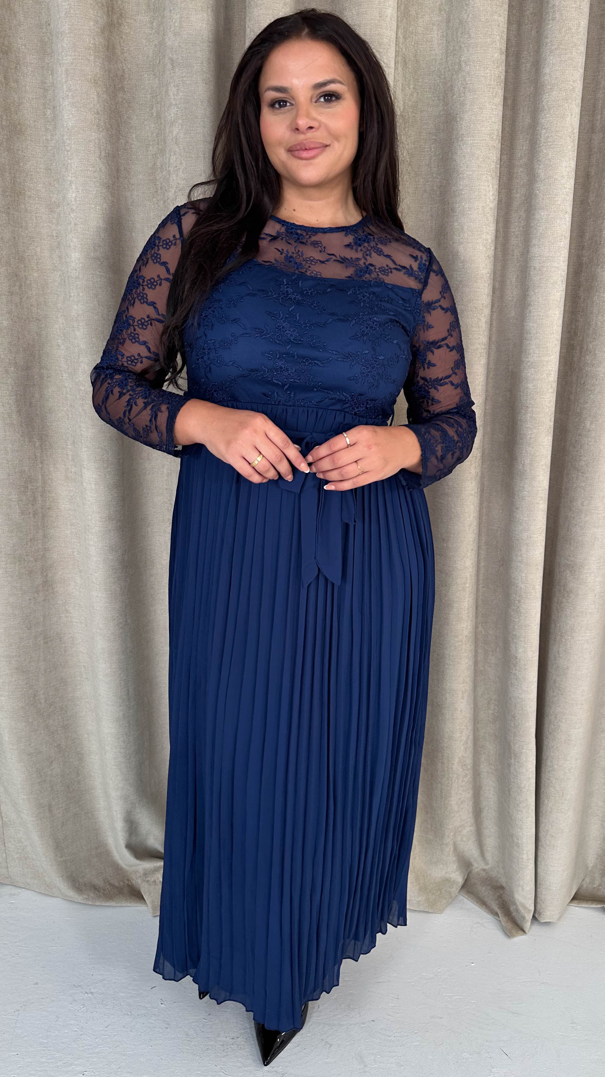CurveWow Lace Top Pleated Maxi Dress Navy - Image 5