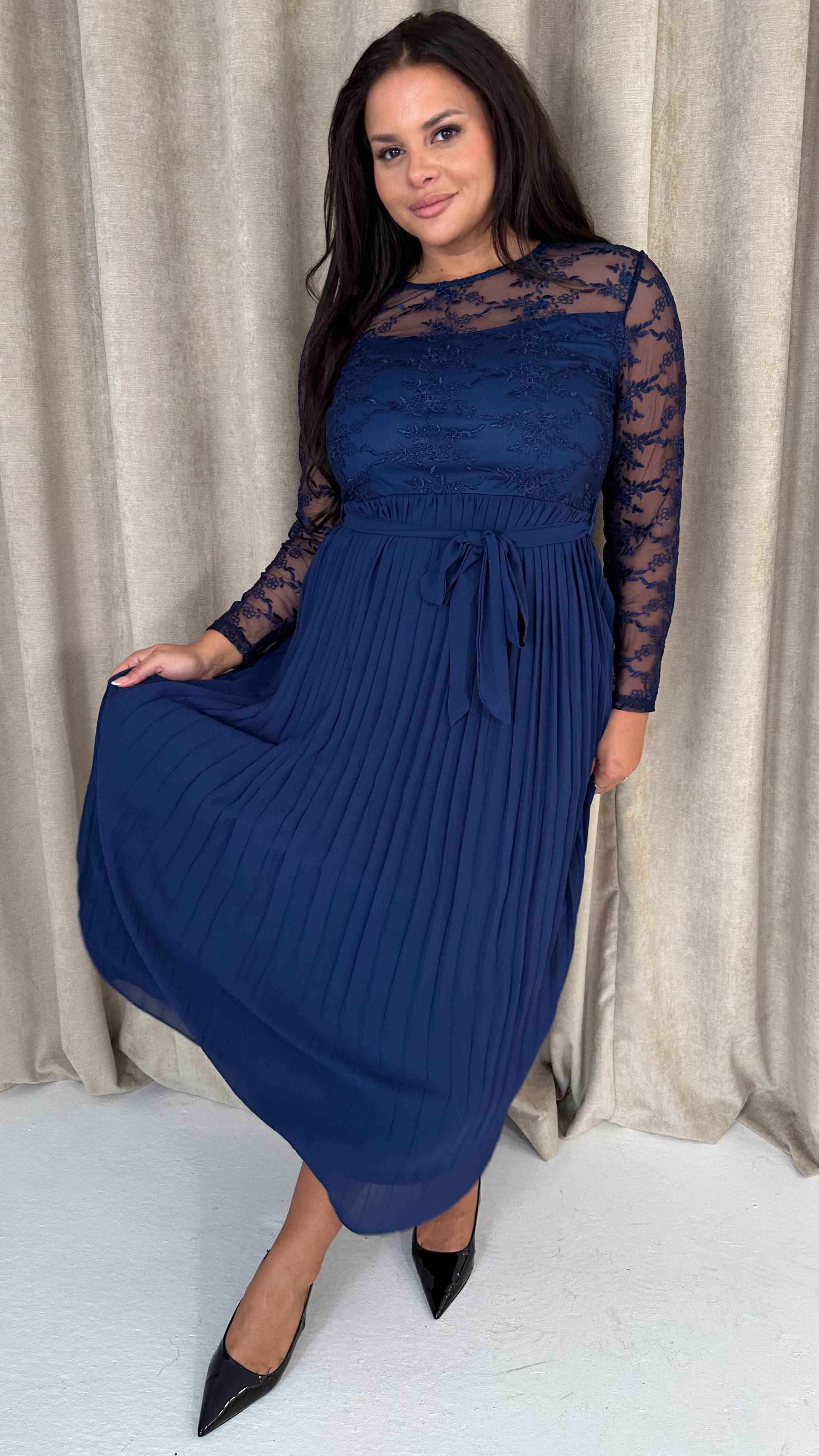 CurveWow Lace Top Pleated Maxi Dress Navy - Image 6