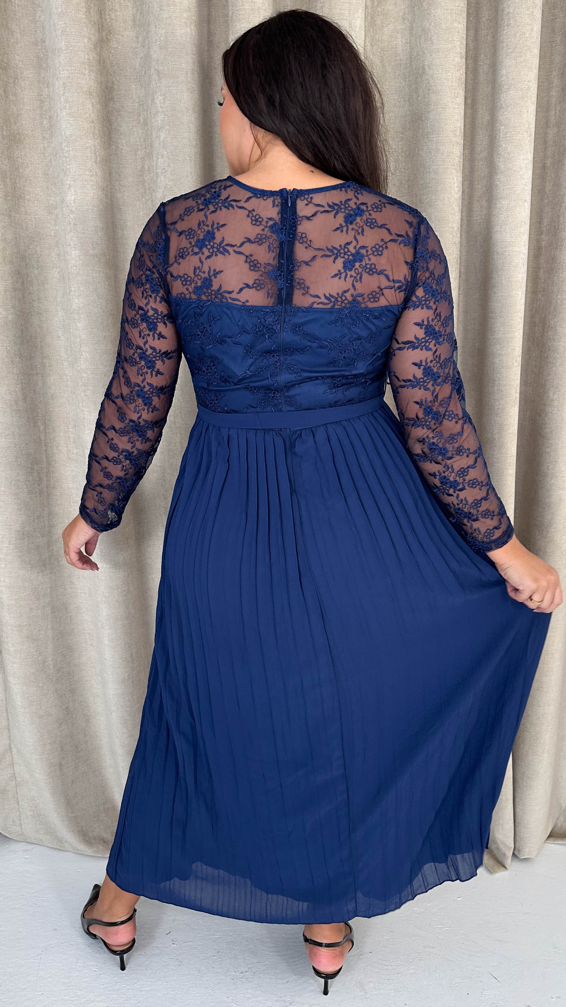 CurveWow Lace Top Pleated Maxi Dress Navy - Image 7