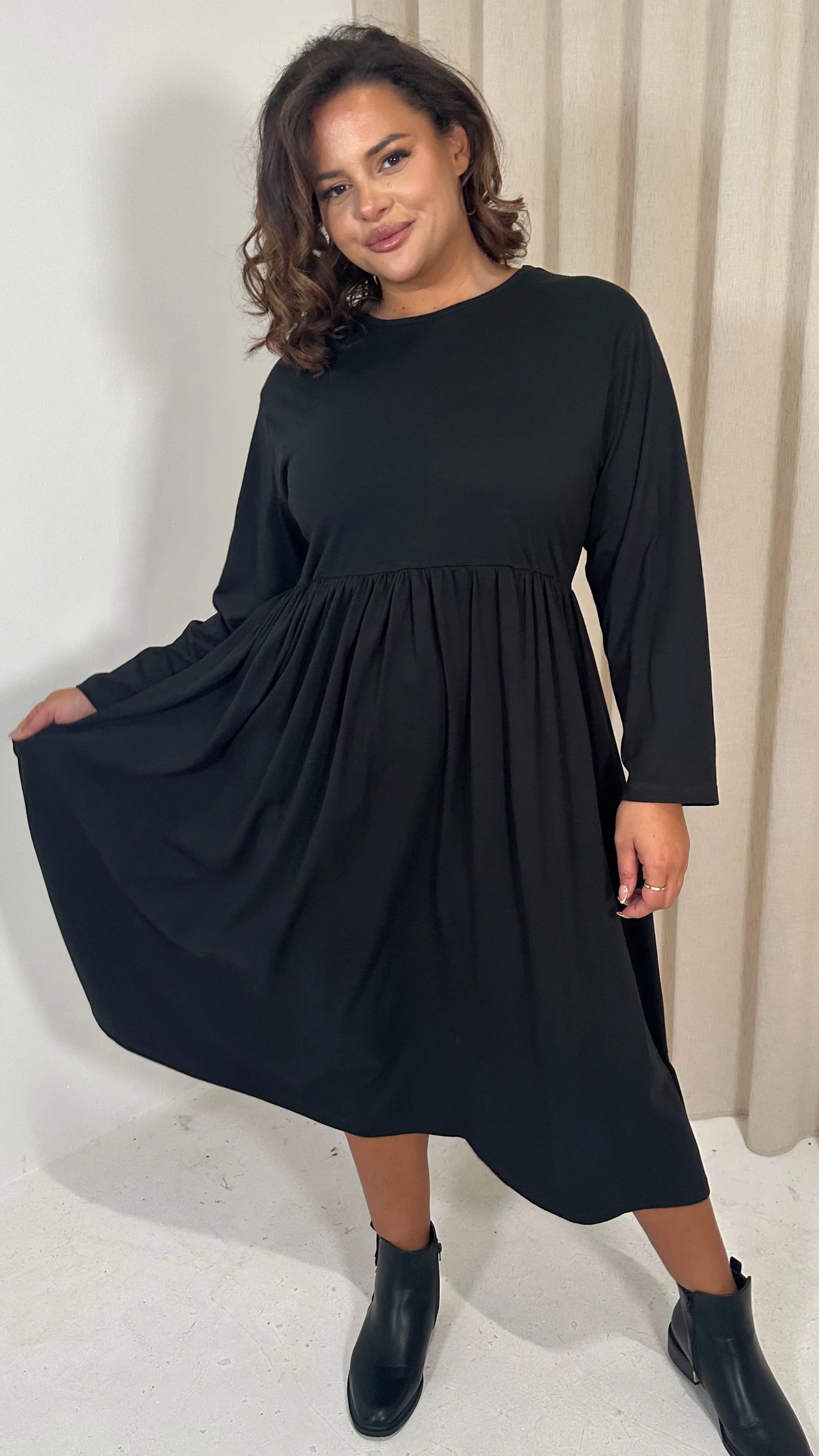 CurveWow Elasticated Waist Midi Dress Black - Image 3