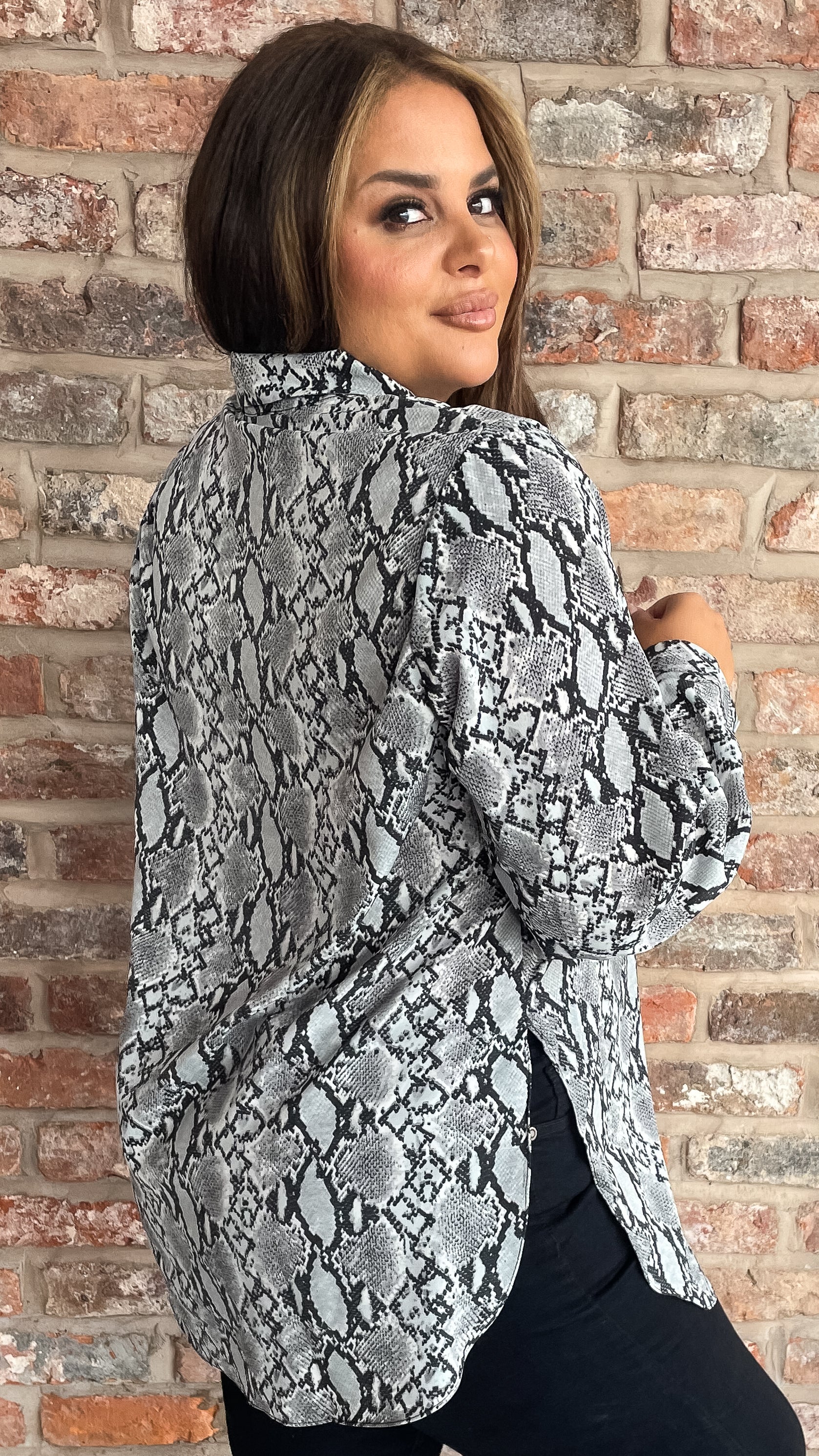 CurveWow Longline Shirt Snake Print - Image 7
