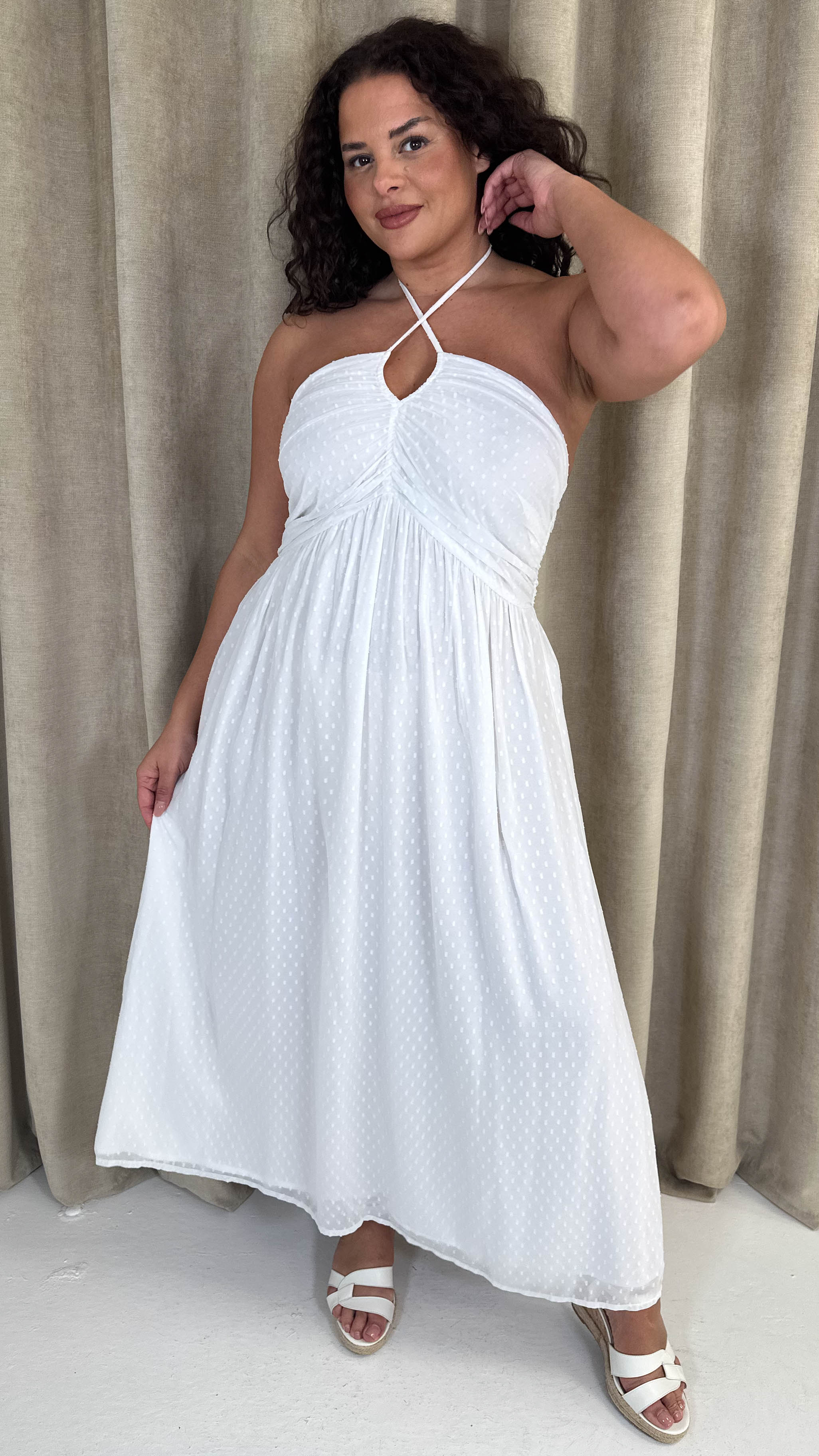 CurveWow Maxi Halter Neck Shirred Back Dress White - Image 4
