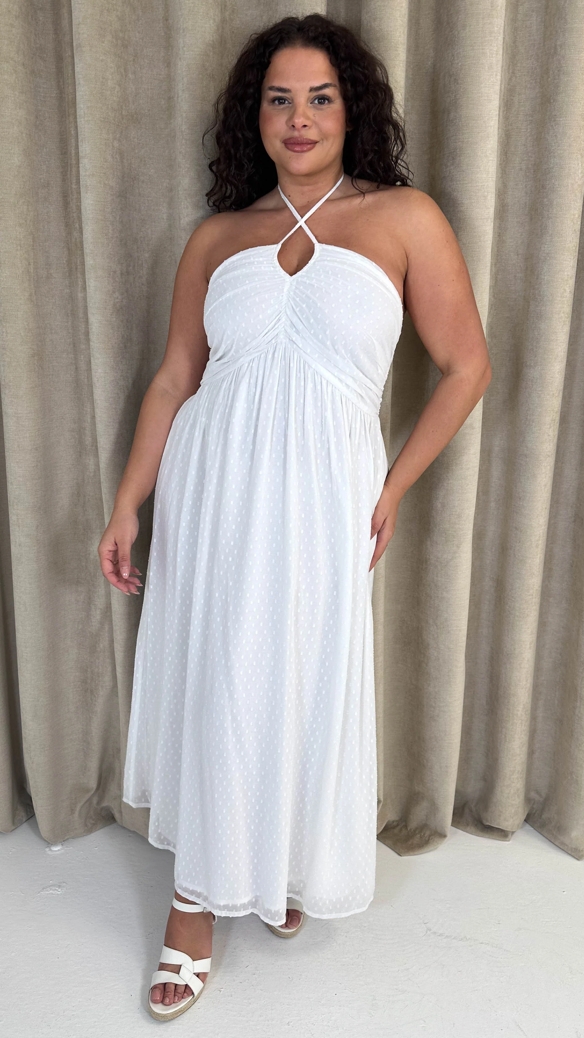 CurveWow Maxi Halter Neck Shirred Back Dress White - Image 5