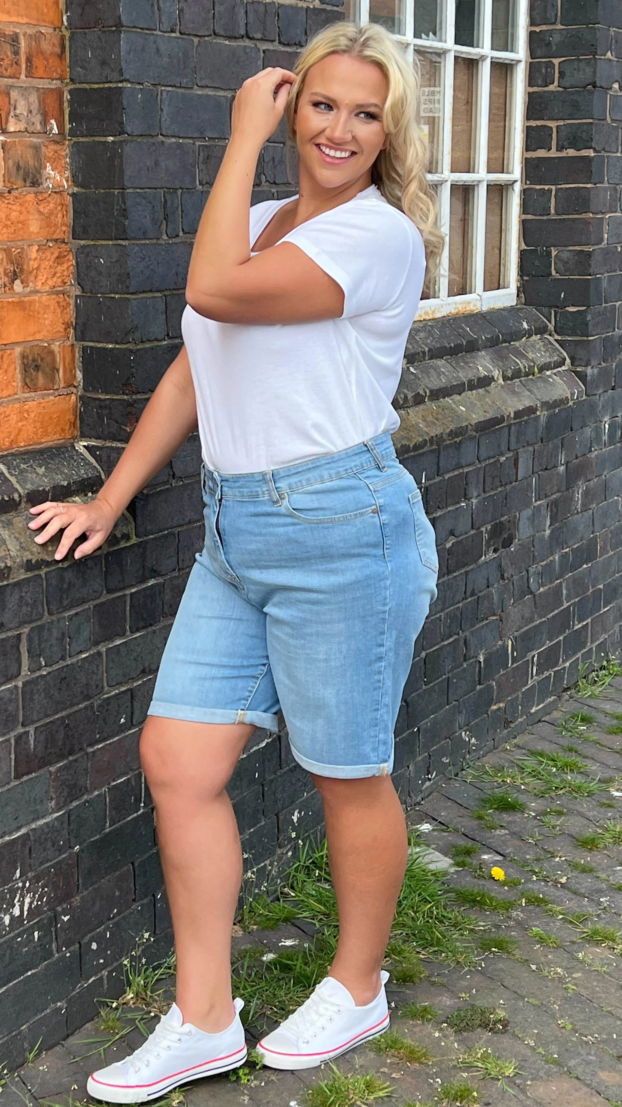 CurveWow Mom Denim Shorts - Light Blue Wash - Image 6