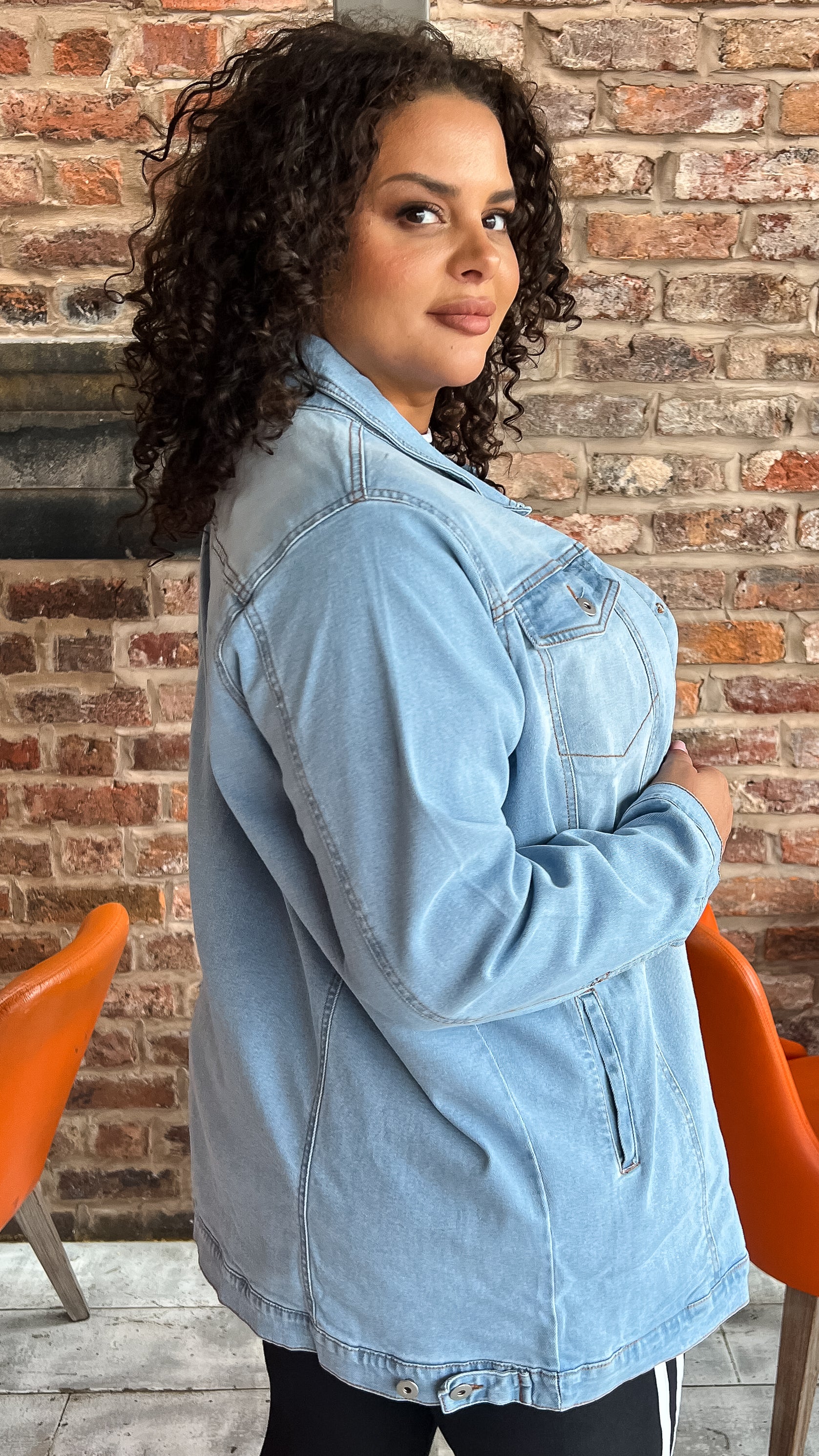 CurveWow Oversized Longline Denim Jacket Light Wash - Image 8