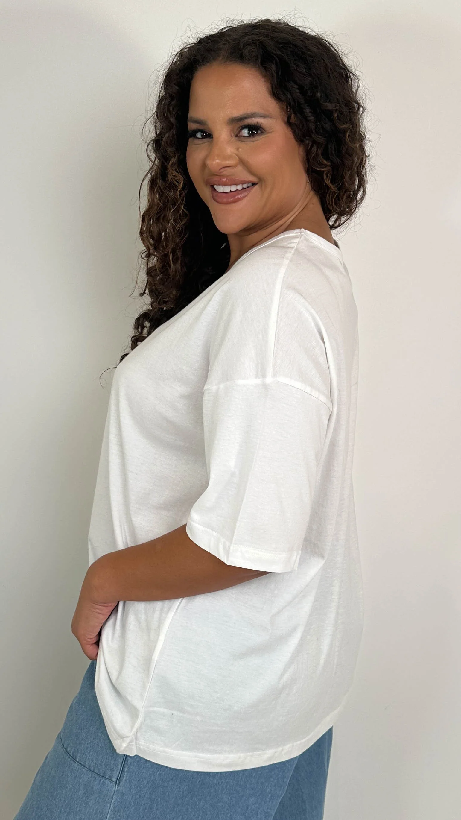 CurveWow Oversized V Neck Basic T-Shirt White - Image 7