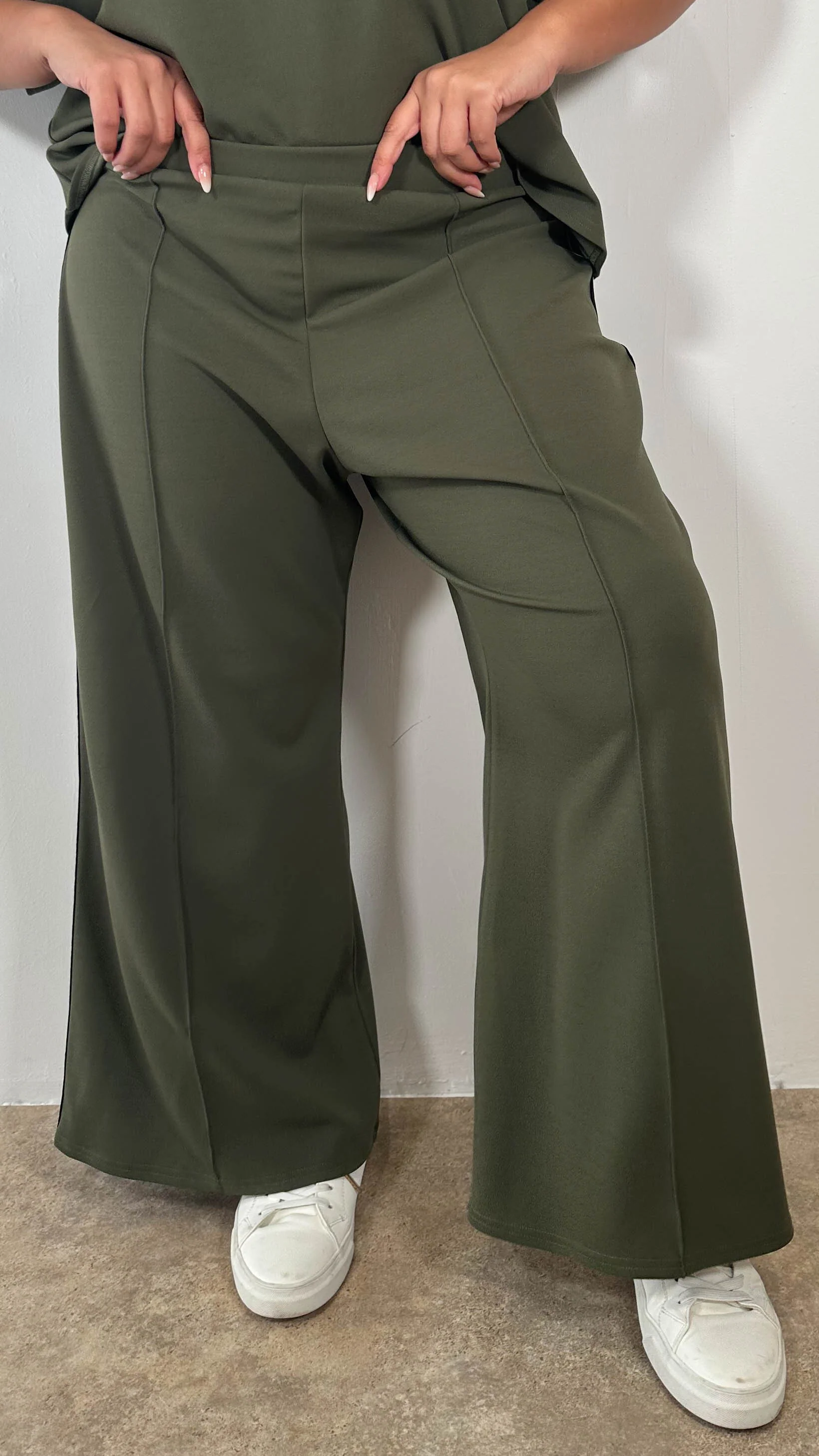 CurveWow Pintuck Front Side Tape Trouser Khaki - Image 3