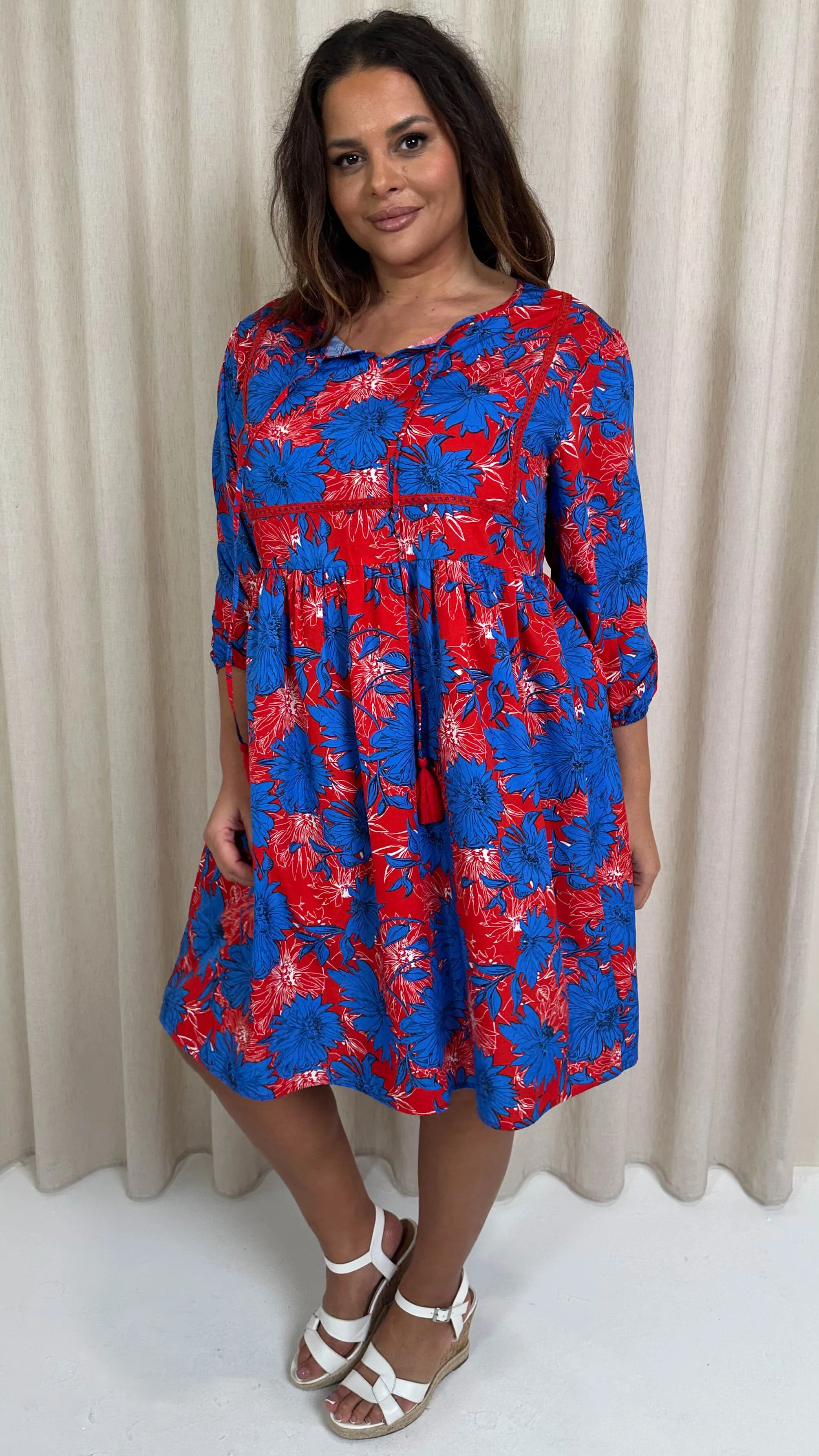 CurveWow Printed Lace Insert Smock Dress Blue/Red Floral - Image 3