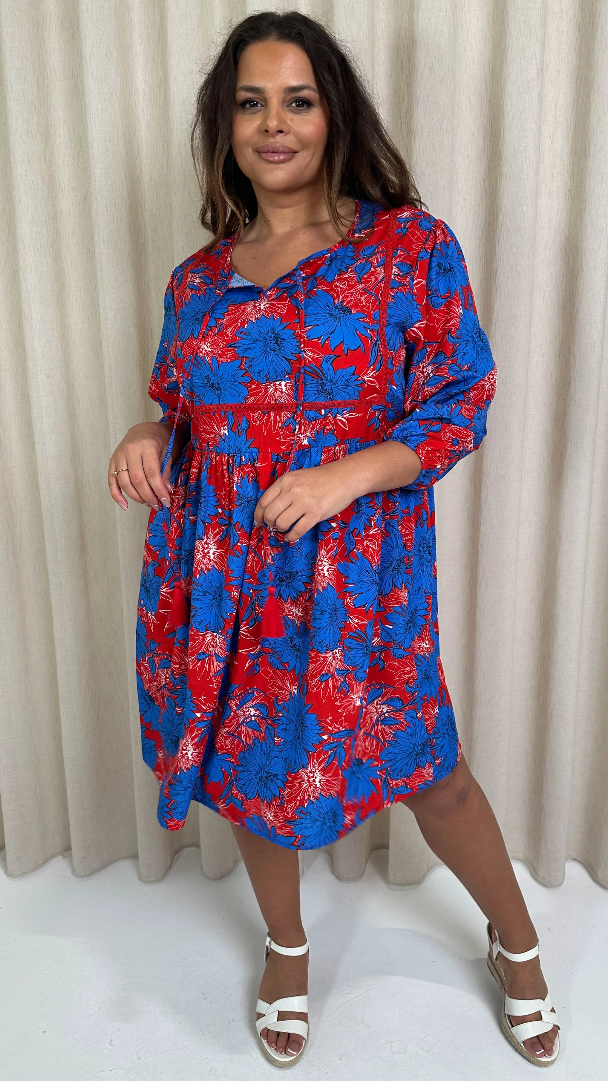 CurveWow Printed Lace Insert Smock Dress Blue/Red Floral - Image 4