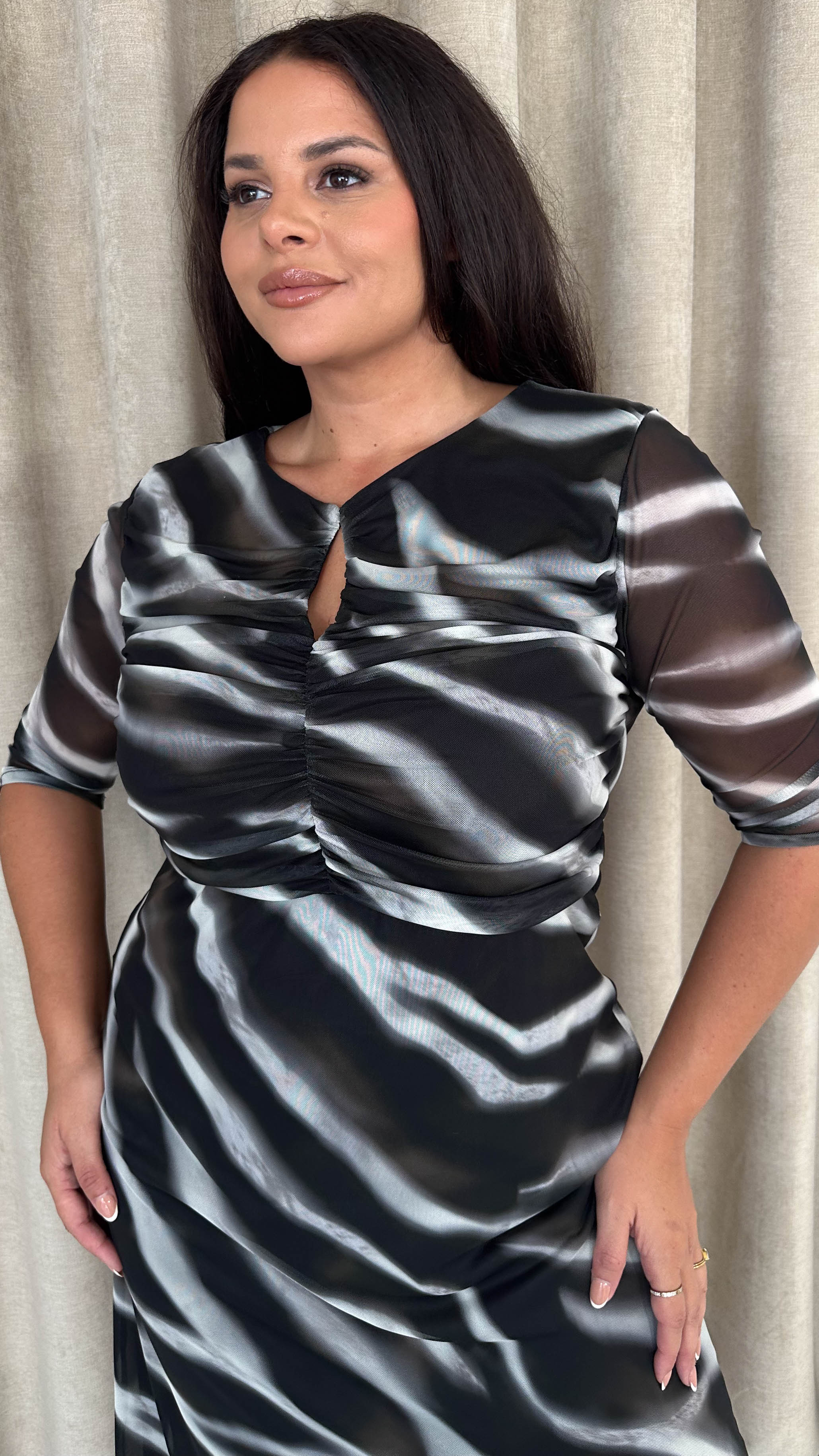 CurveWow Ruched Chest Keyhole Maxi Dress Tye Dye - Image 2