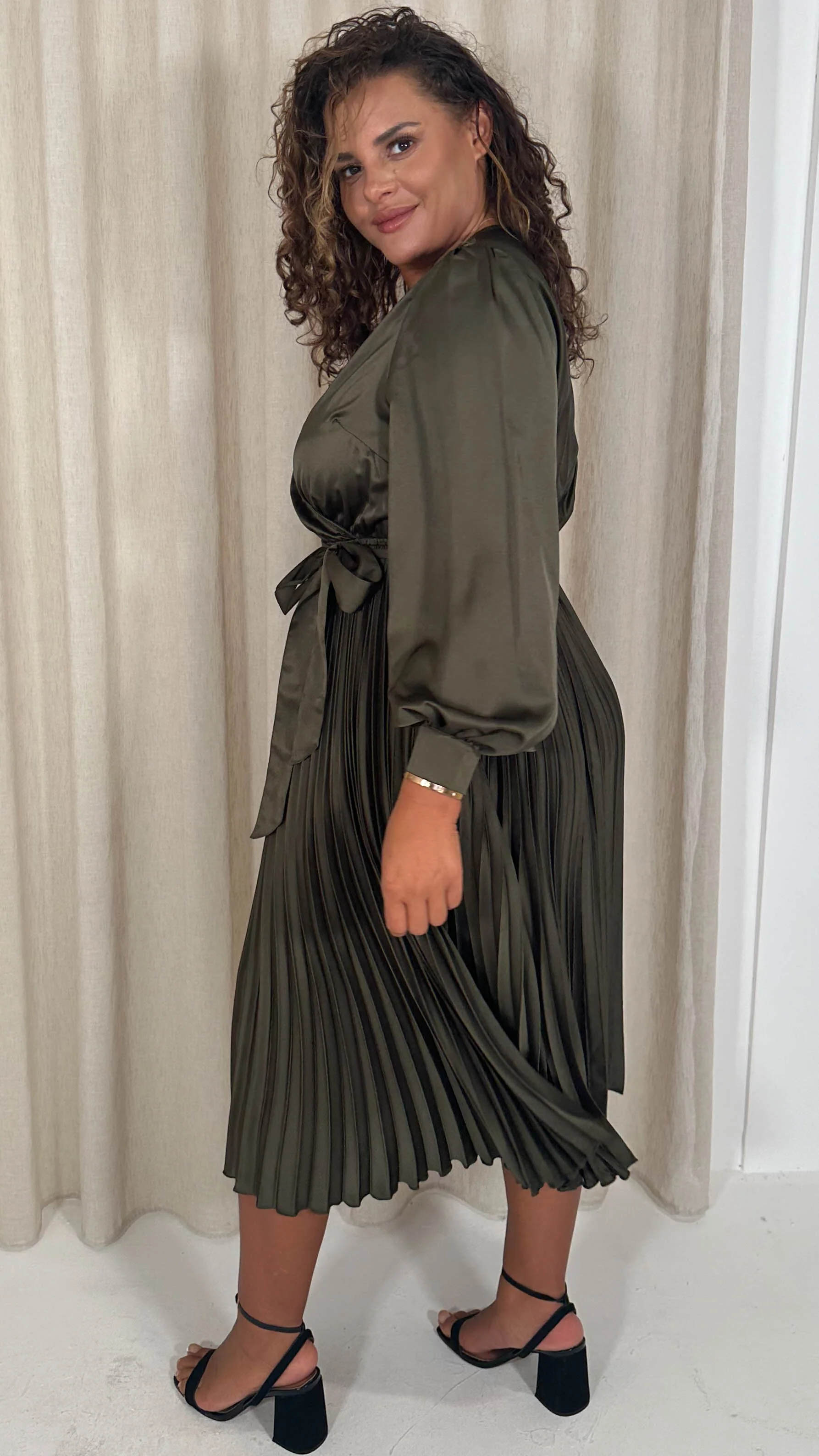 CurveWow Pleated Midi Dress Dark Khaki - Image 10