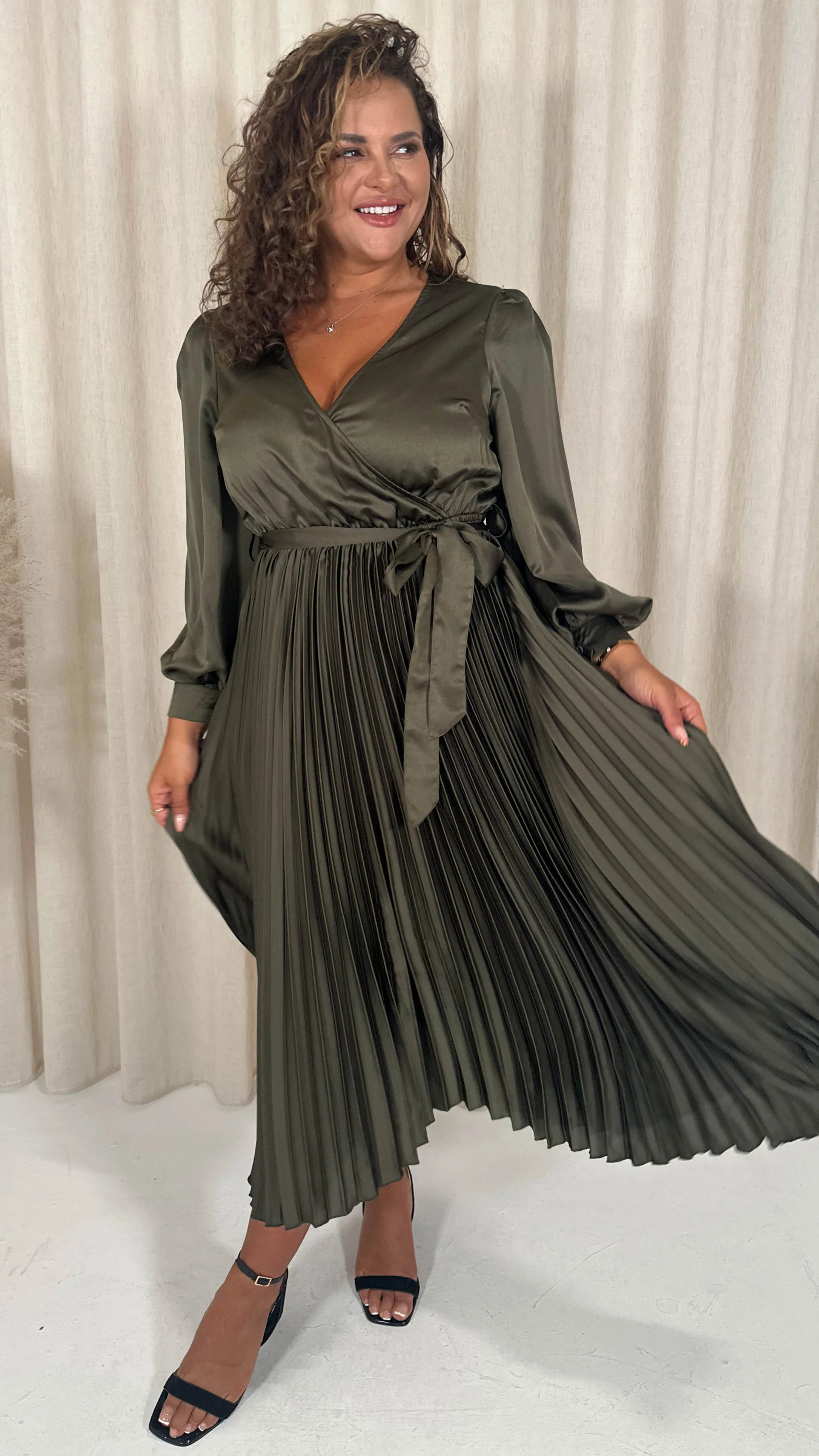 CurveWow Pleated Midi Dress Dark Khaki - Image 5